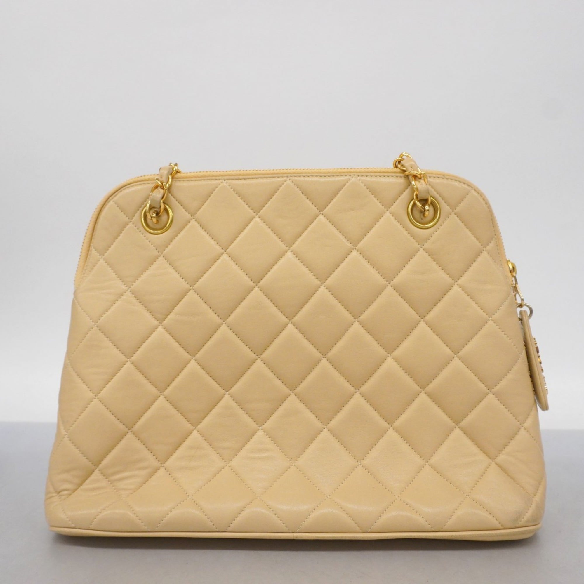 Chanel Beige Leather Shoulder Bag (Pre-Owned)