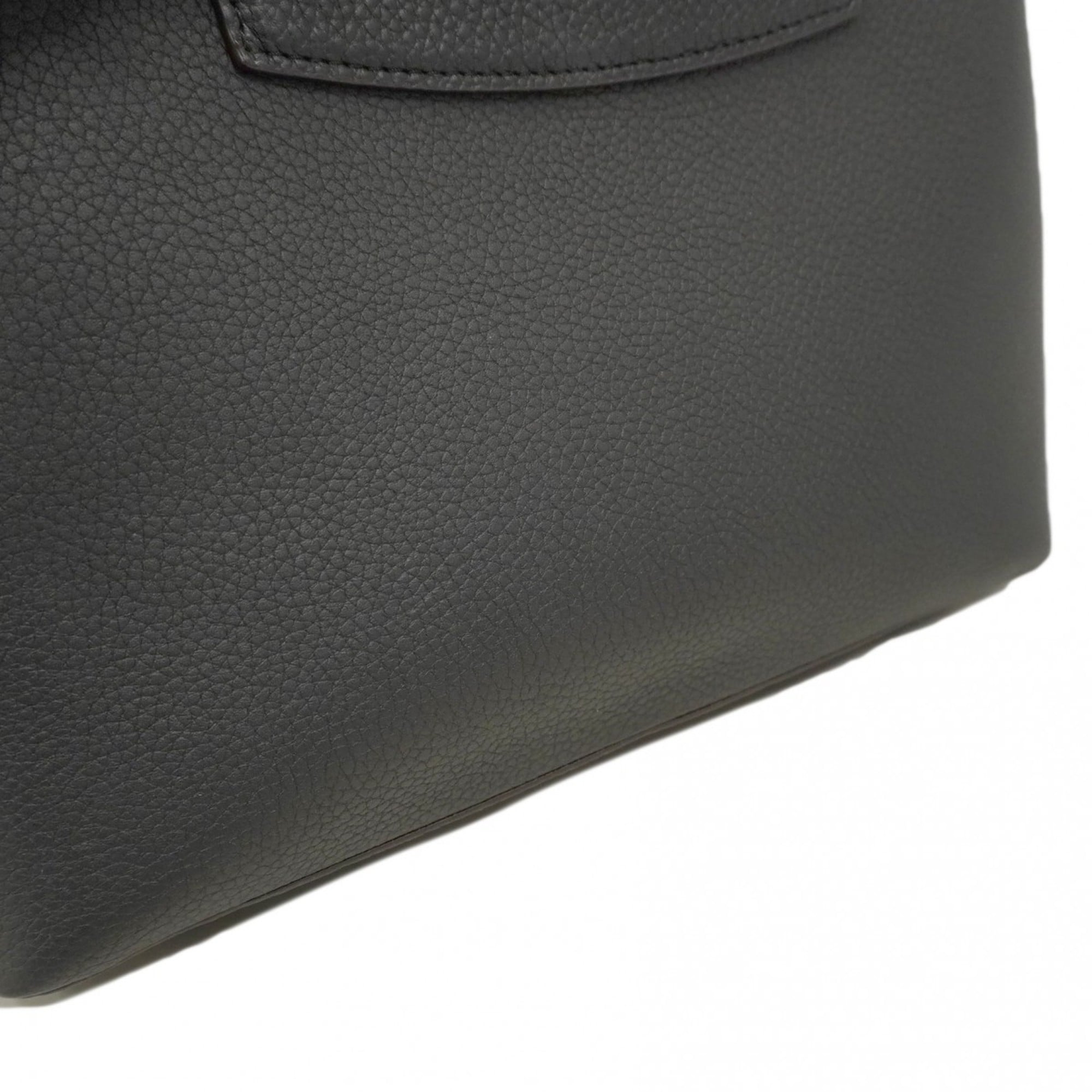 Louis Vuitton Noir Handbag (Pre-Owned)