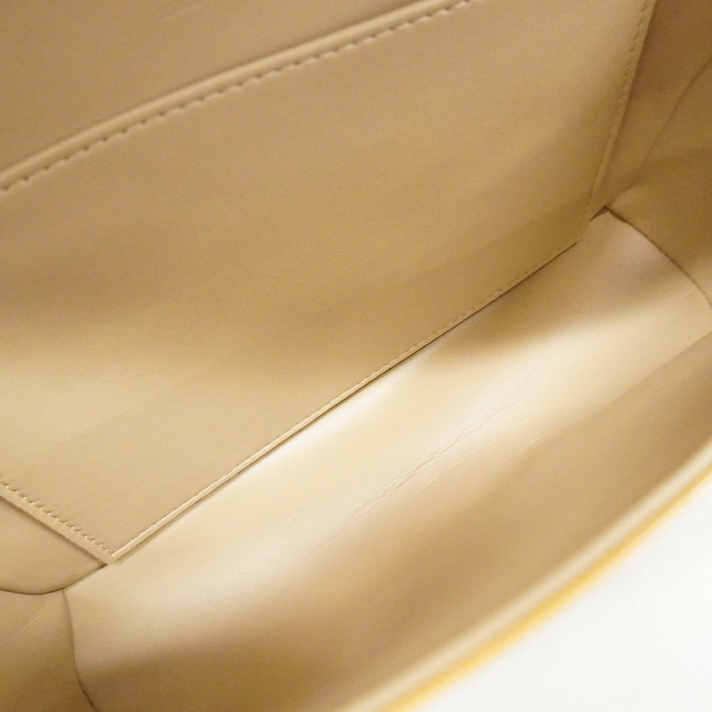 Louis Vuitton Beige Shoulder Bag (Pre-Owned)