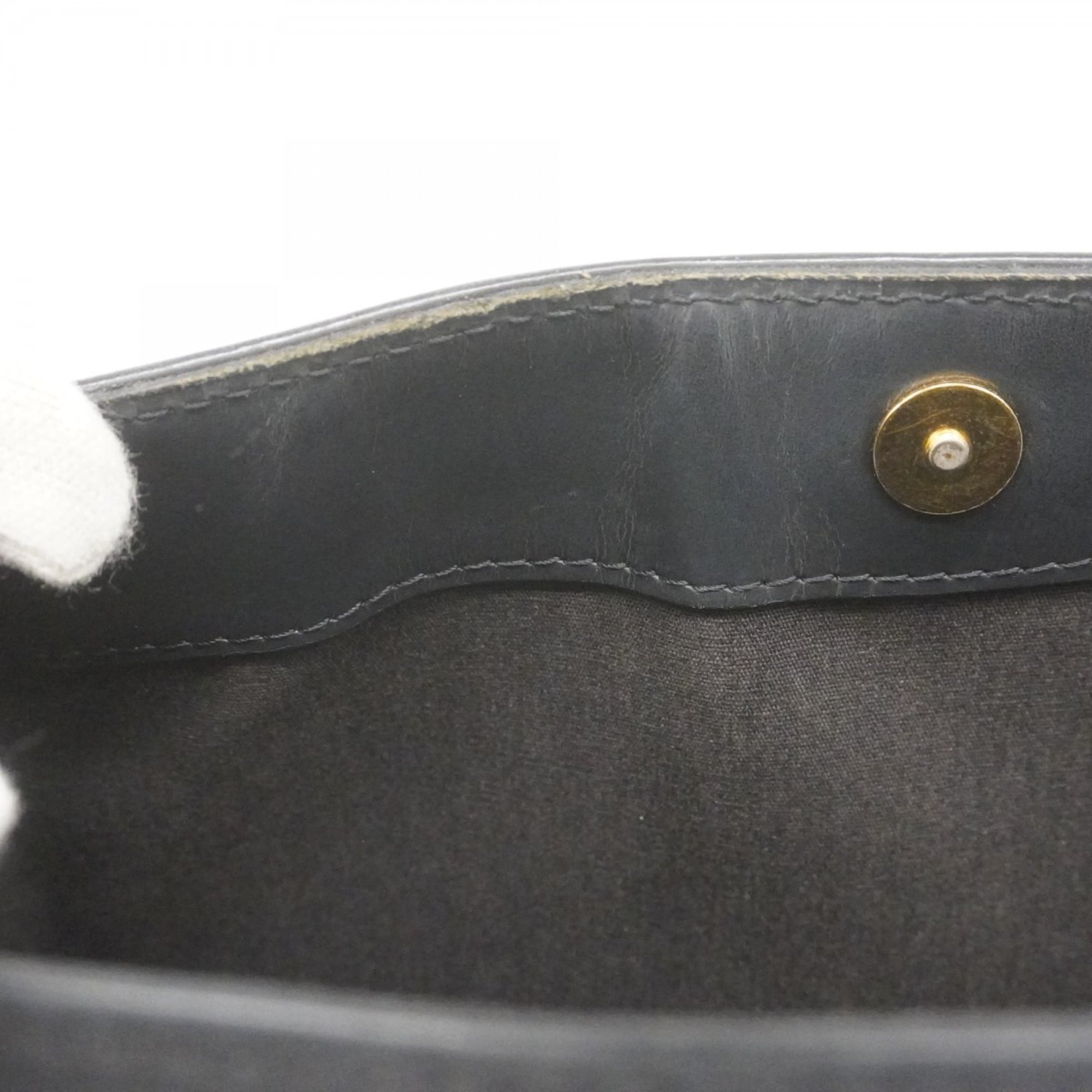 Louis Vuitton Noir Shoulder Bag (Pre-Owned)