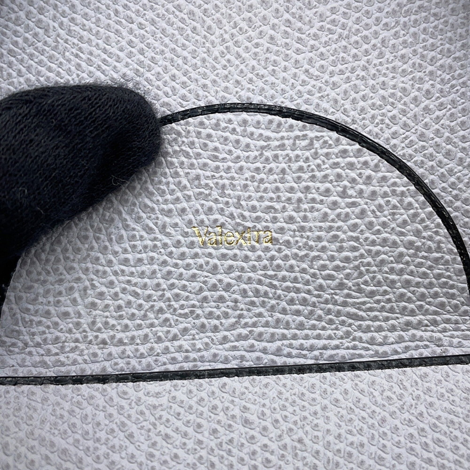 Valextra Gray Coin Purse/Coin Case (Pre-Owned)