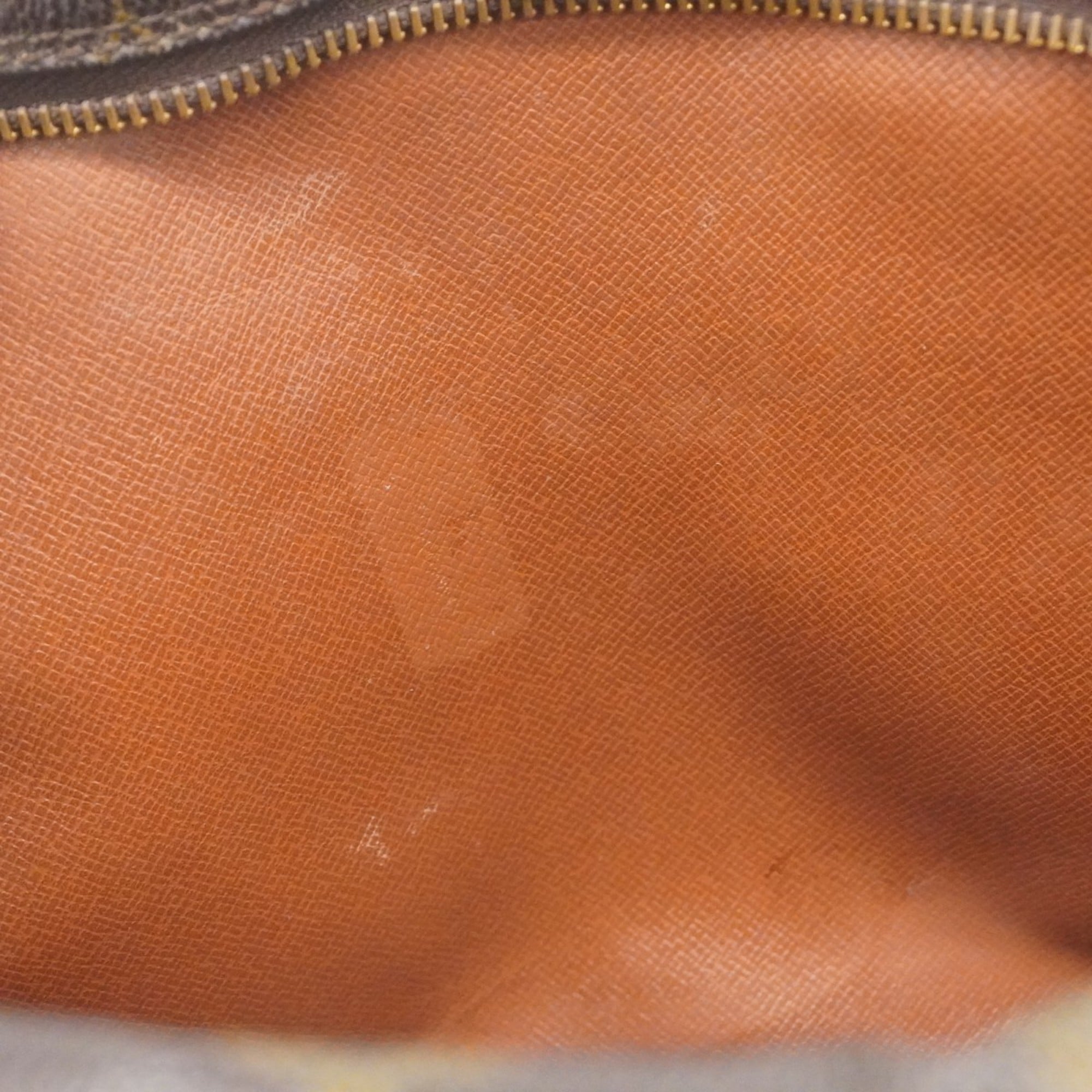 Louis Vuitton Brown Clutch Bag (Pre-Owned)