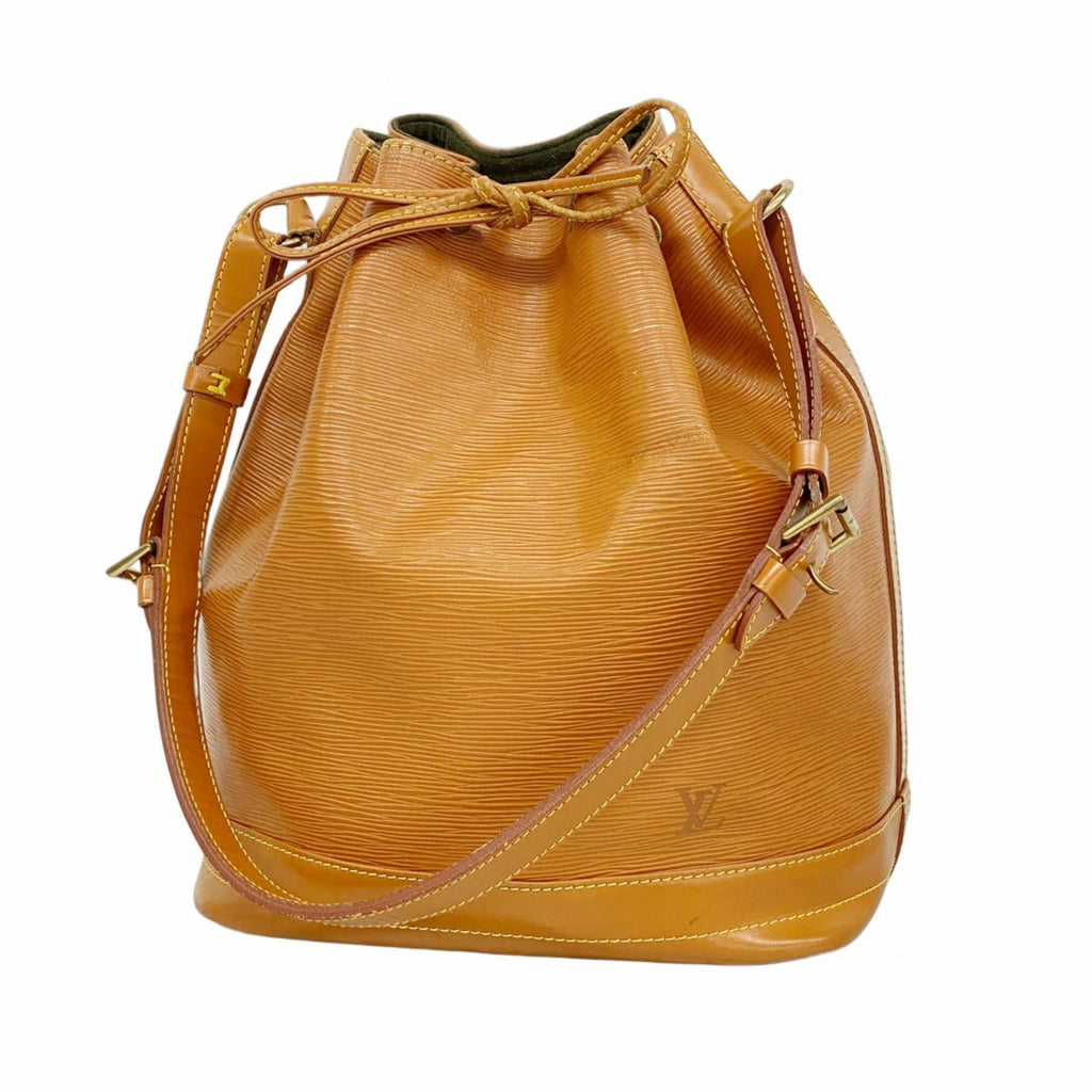Louis Vuitton Gold Cipango Shoulder Bag (Pre-Owned)