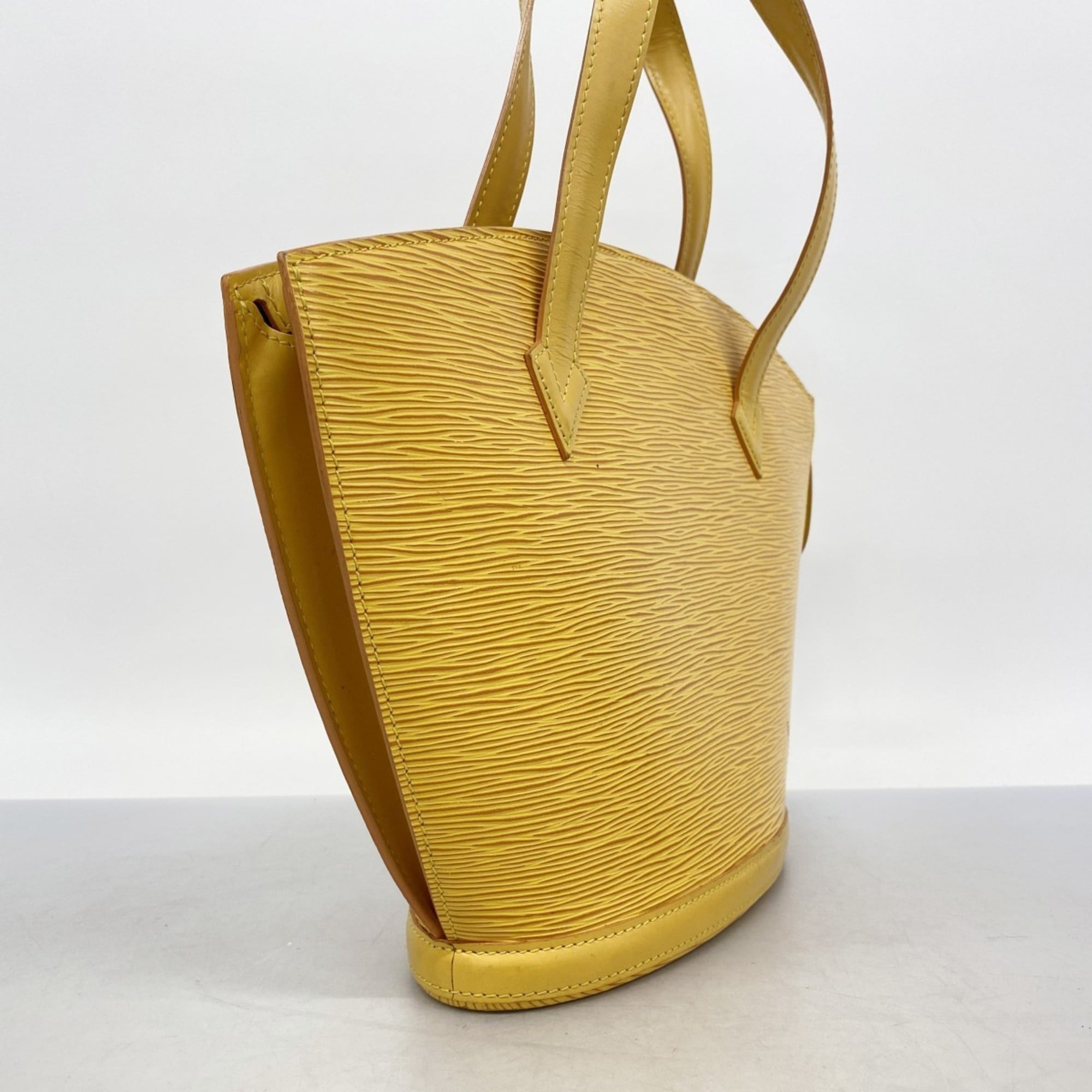 Louis Vuitton Jaune Handbag (Pre-Owned)