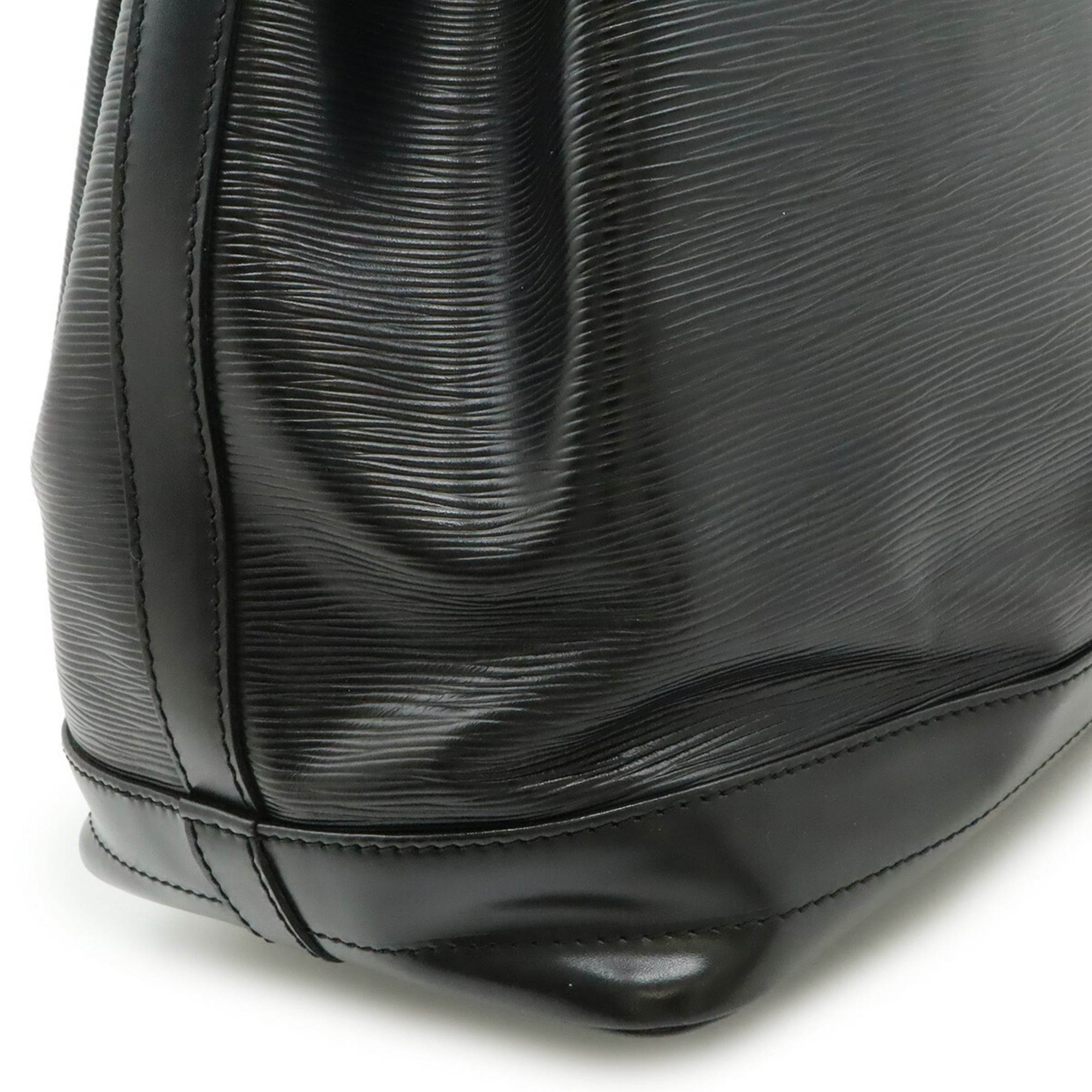 Louis Vuitton Black Noir Epi Leather Shoulder Bag (Pre-Owned)