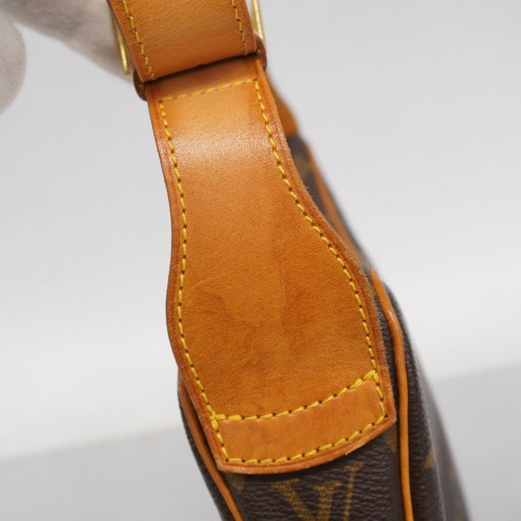 Louis Vuitton Brown Shoulder Bag (Pre-Owned)