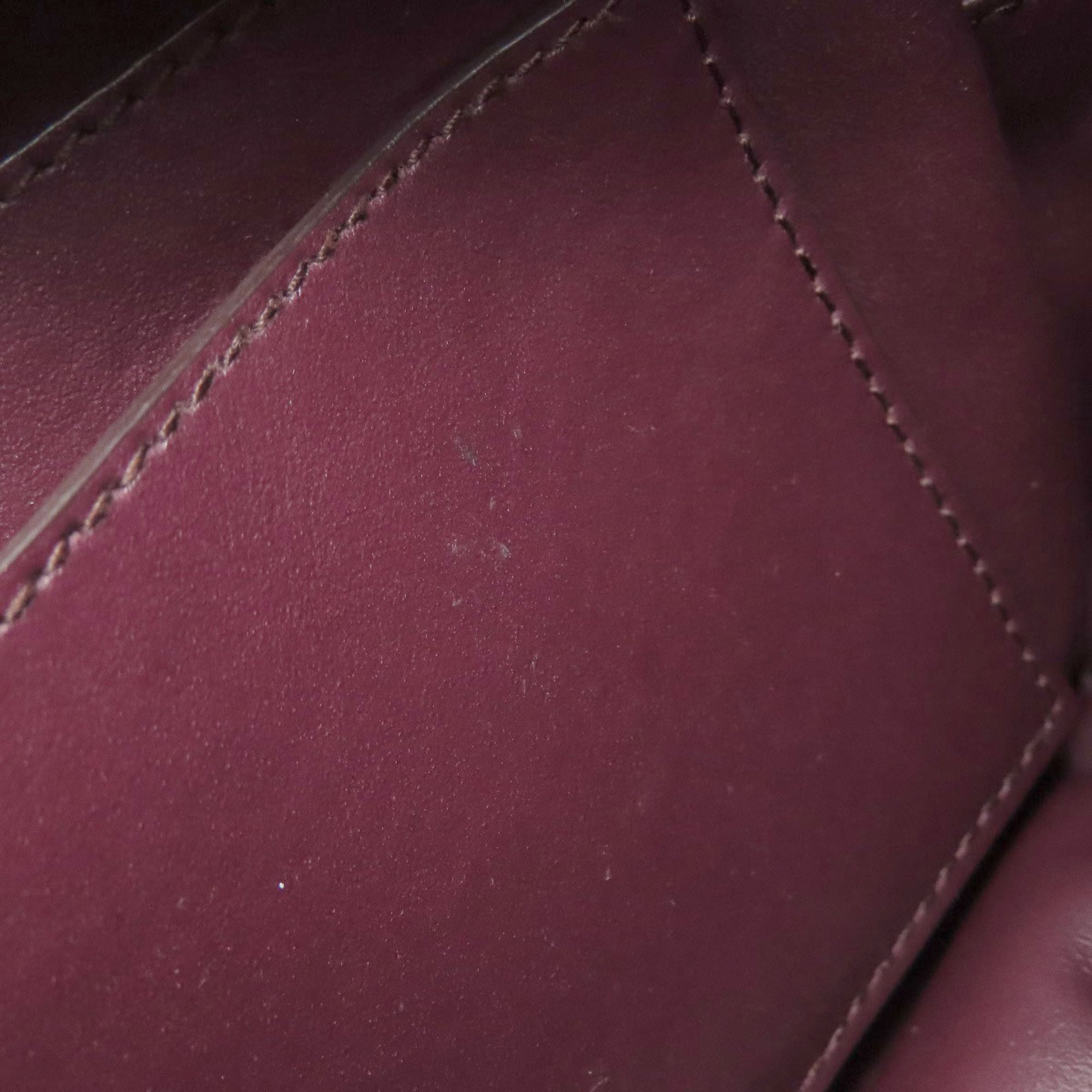 Salvatore Ferragamo Bordeaux Leather Shoulder Bag (Pre-Owned)