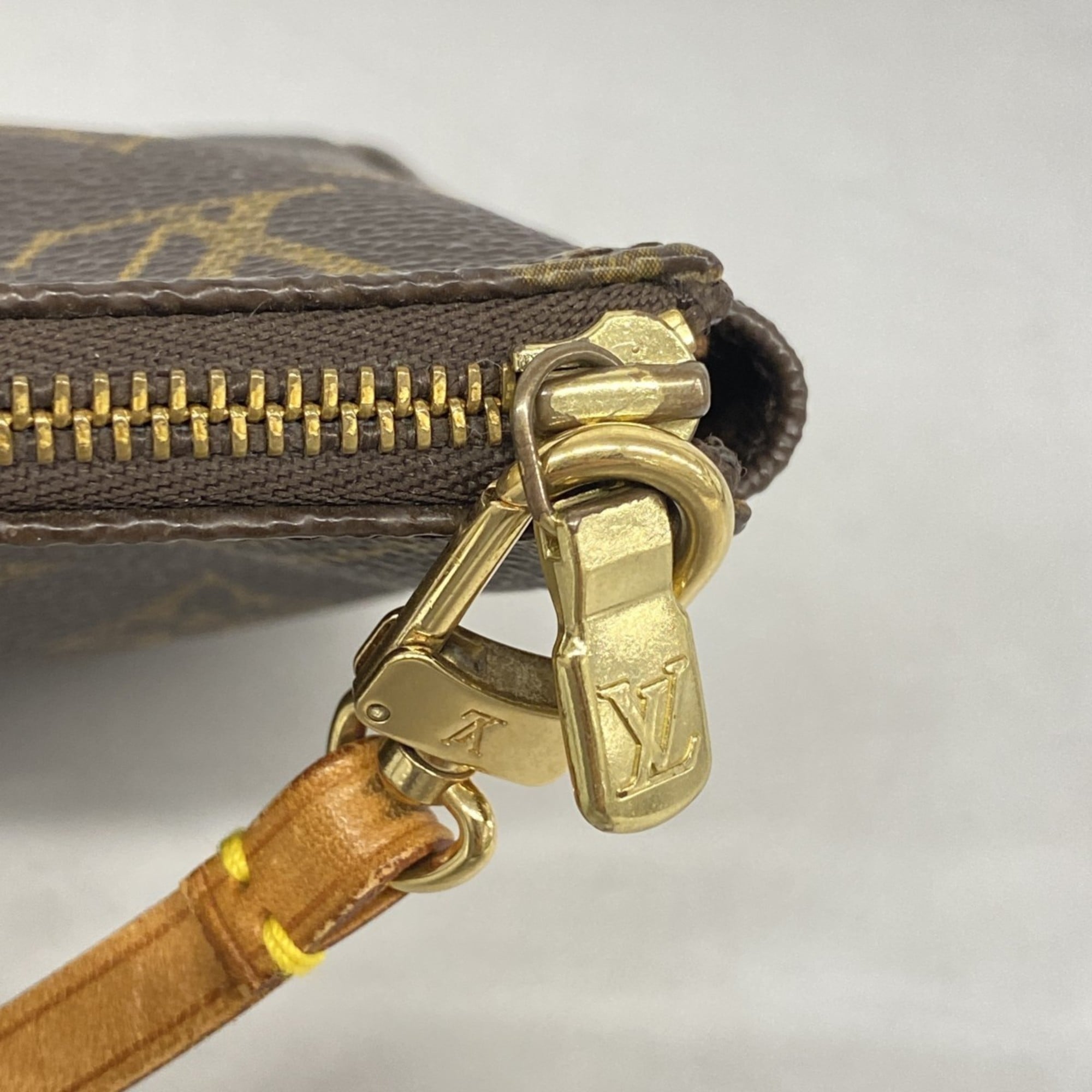 Louis Vuitton Brown Pouch (Pre-Owned)