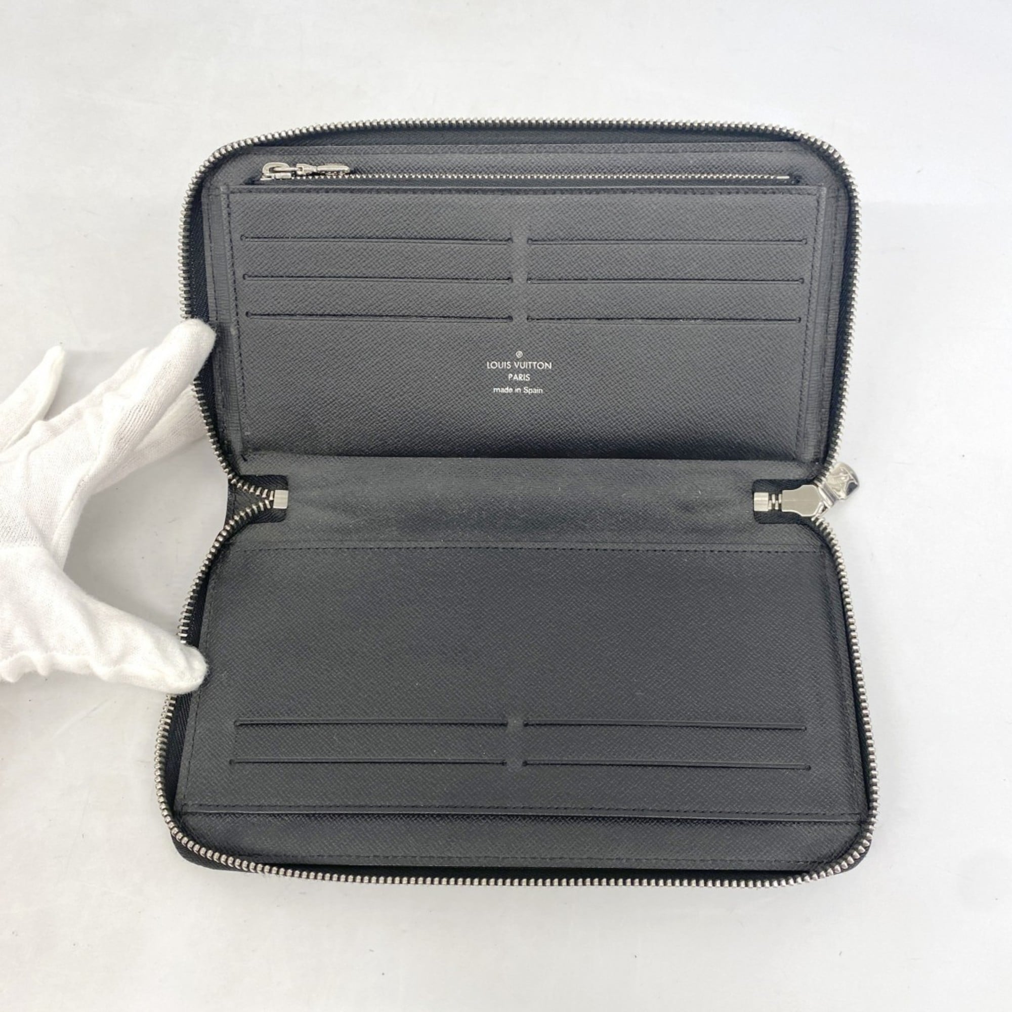 Louis Vuitton Black Long Wallet (Bi-Fold) (Pre-Owned)