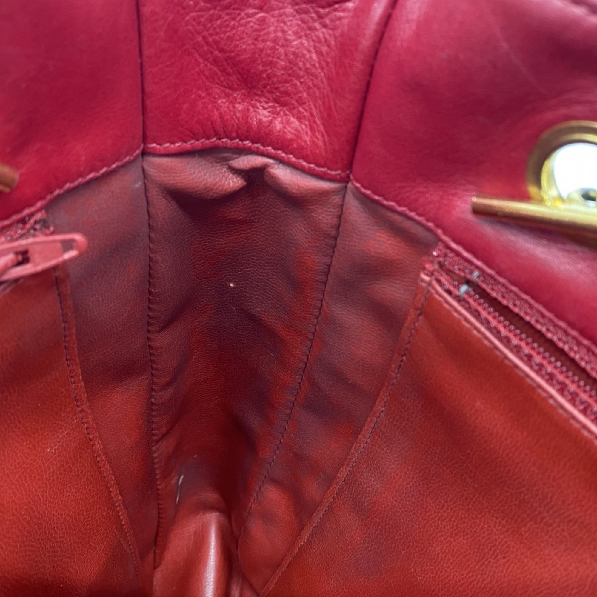 Chanel Red Color Leather Shoulder Bag (Pre-Owned)