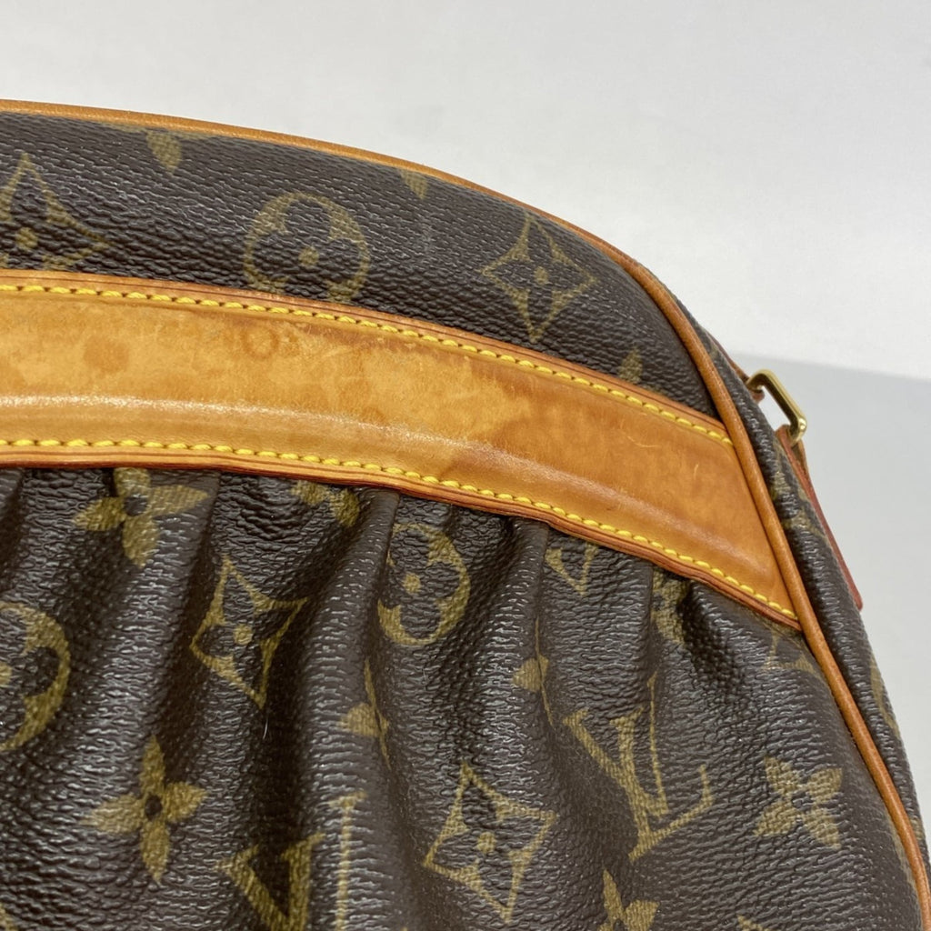 Louis Vuitton Brown Handbag (Pre-Owned)