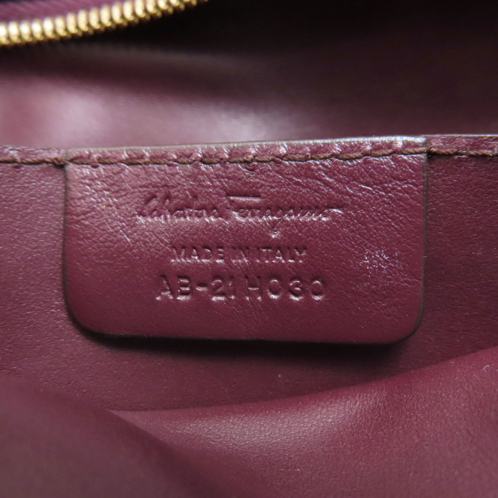 Salvatore Ferragamo Bordeaux Leather Shoulder Bag (Pre-Owned)