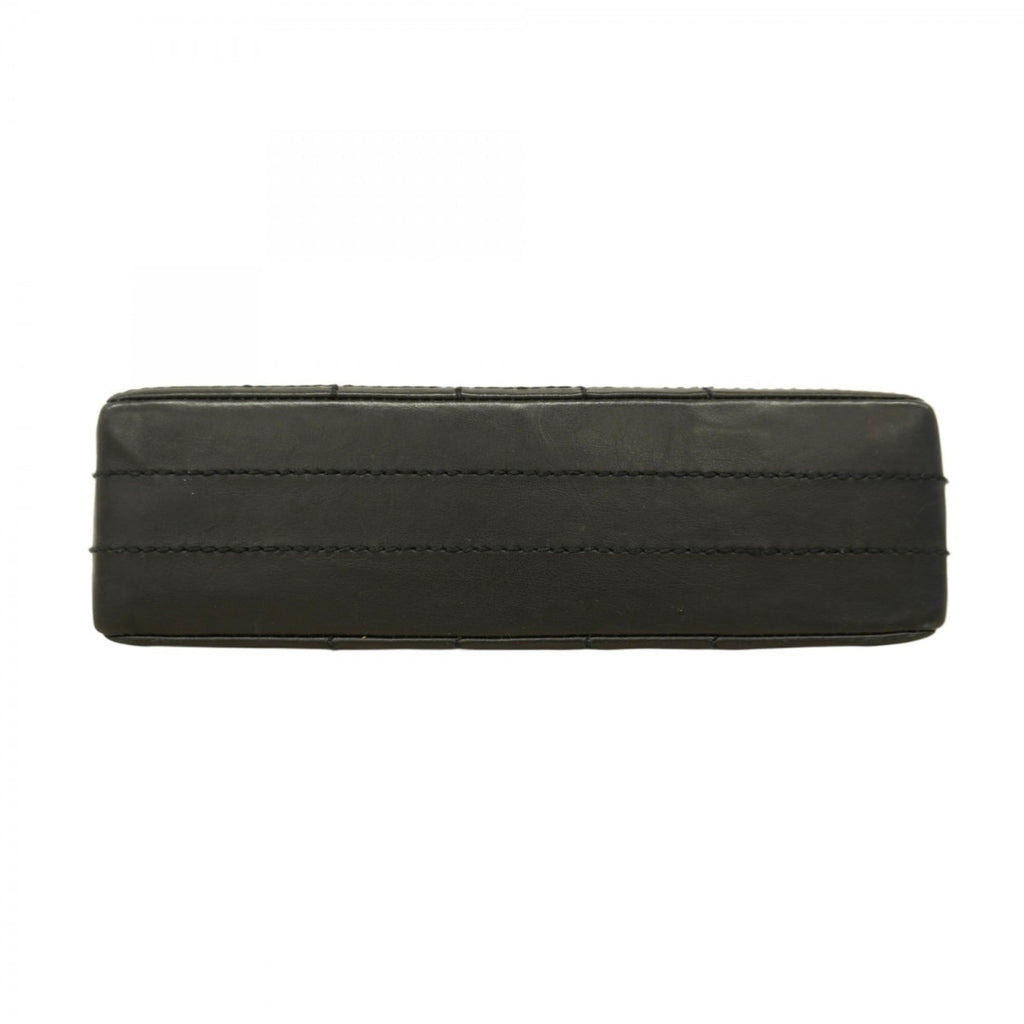 Chanel Black Leather Shoulder Bag (Pre-Owned)