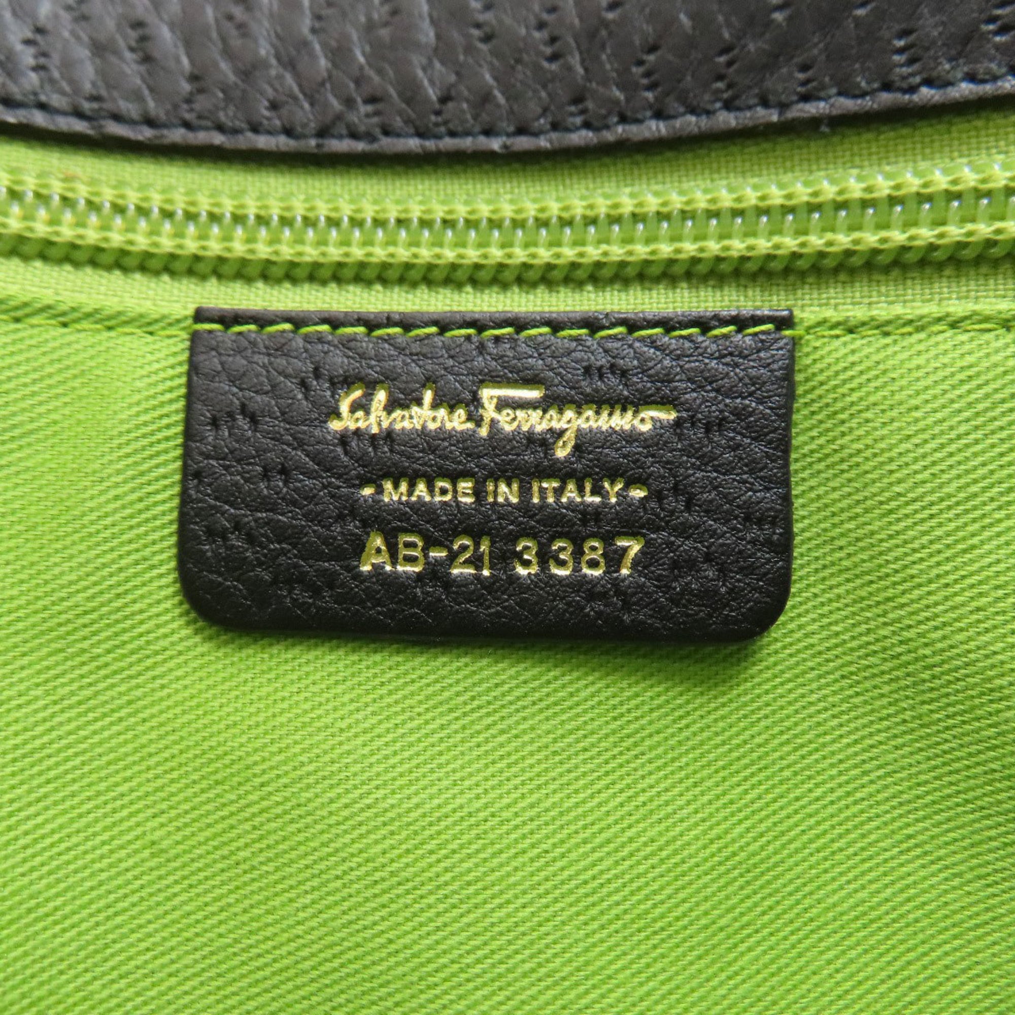 Salvatore Ferragamo Black Leather Handbag (Pre-Owned)