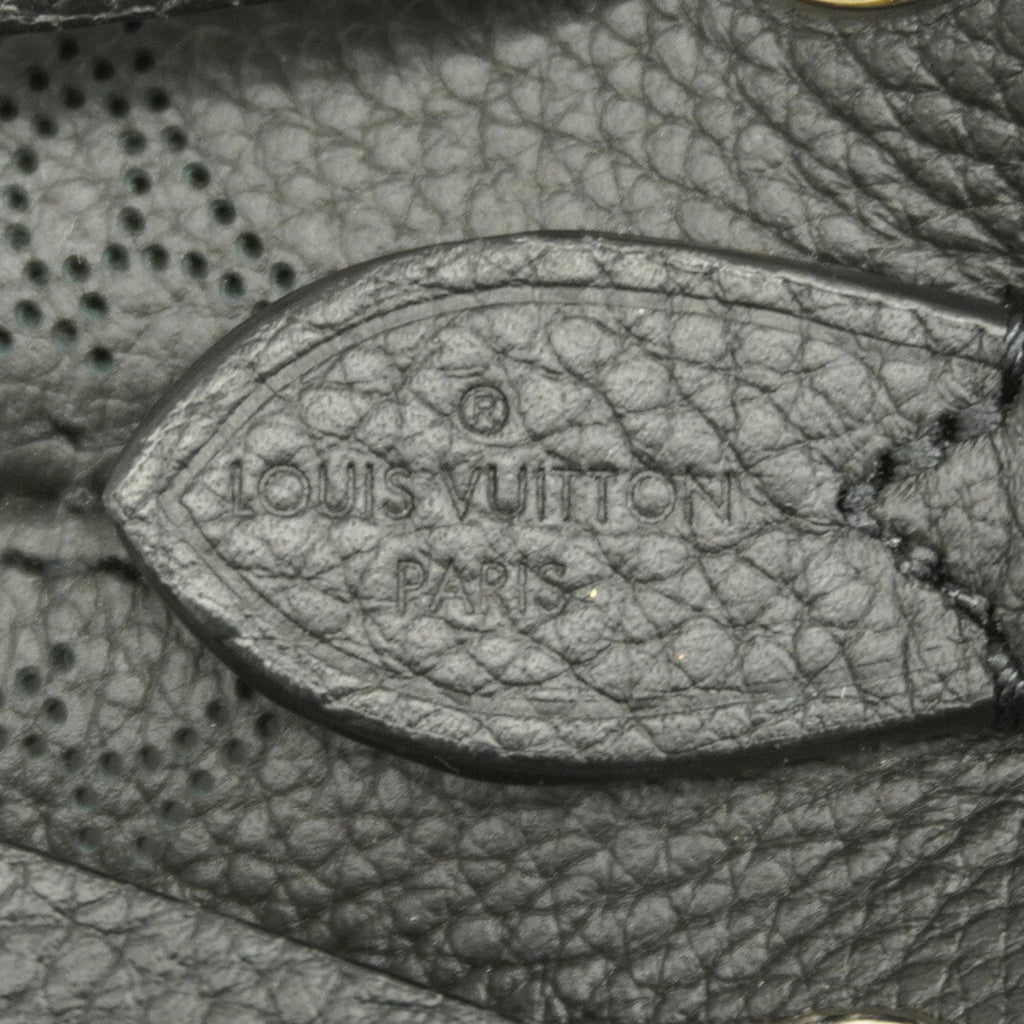 Louis Vuitton Noir Handbag (Pre-Owned)