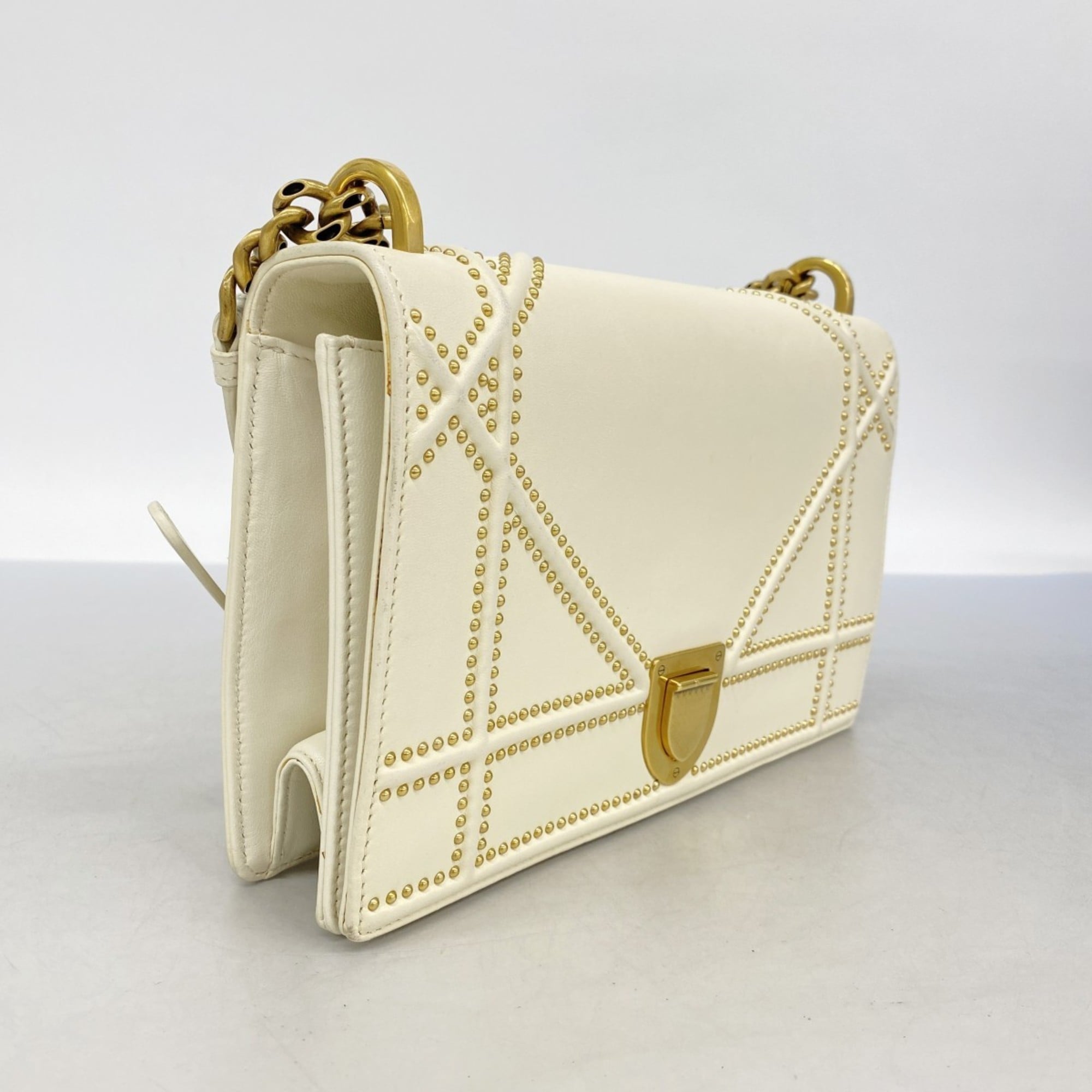 Christian Dior White Leather Shoulder Bag (Pre-Owned)