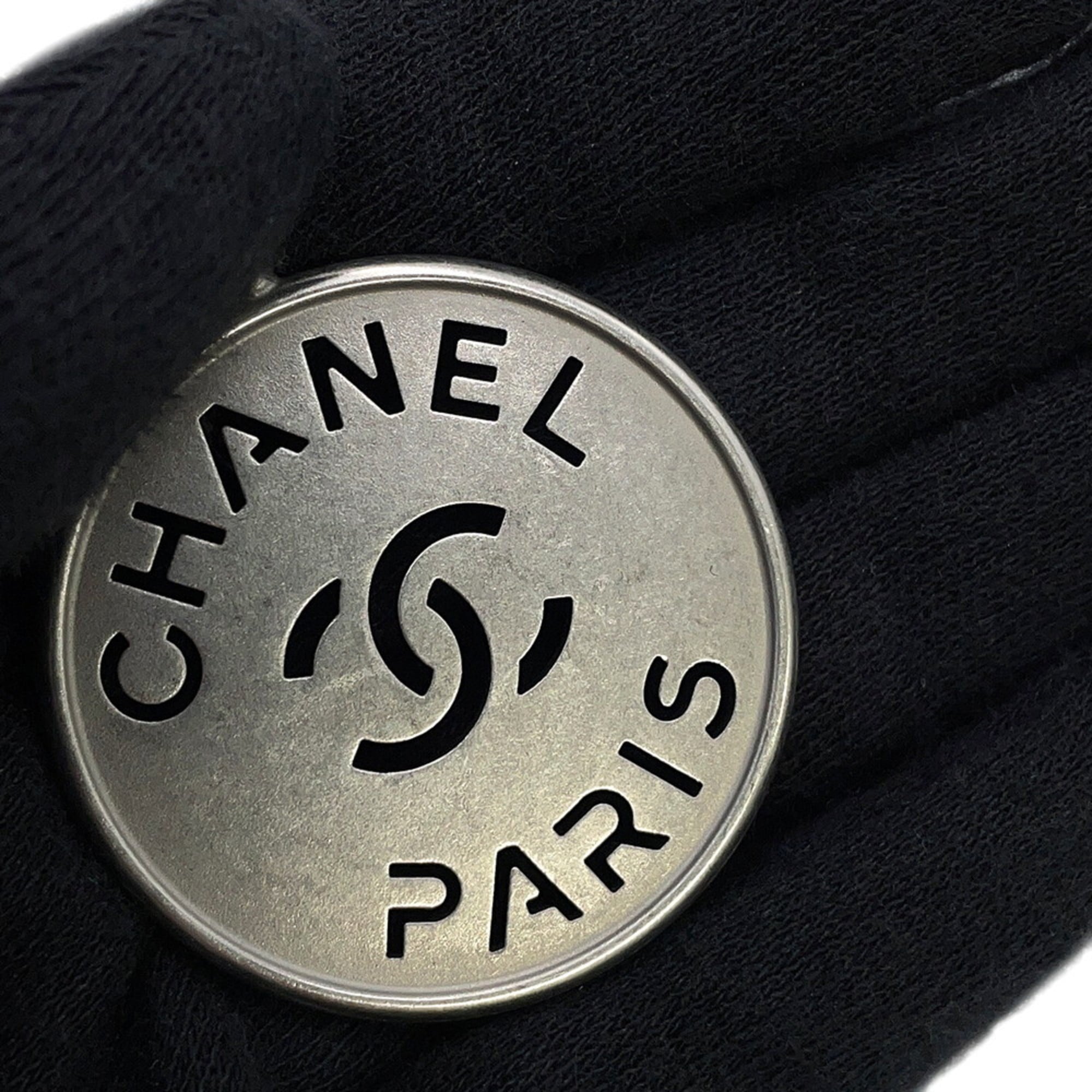 Chanel Black Leather Handbag (Pre-Owned)