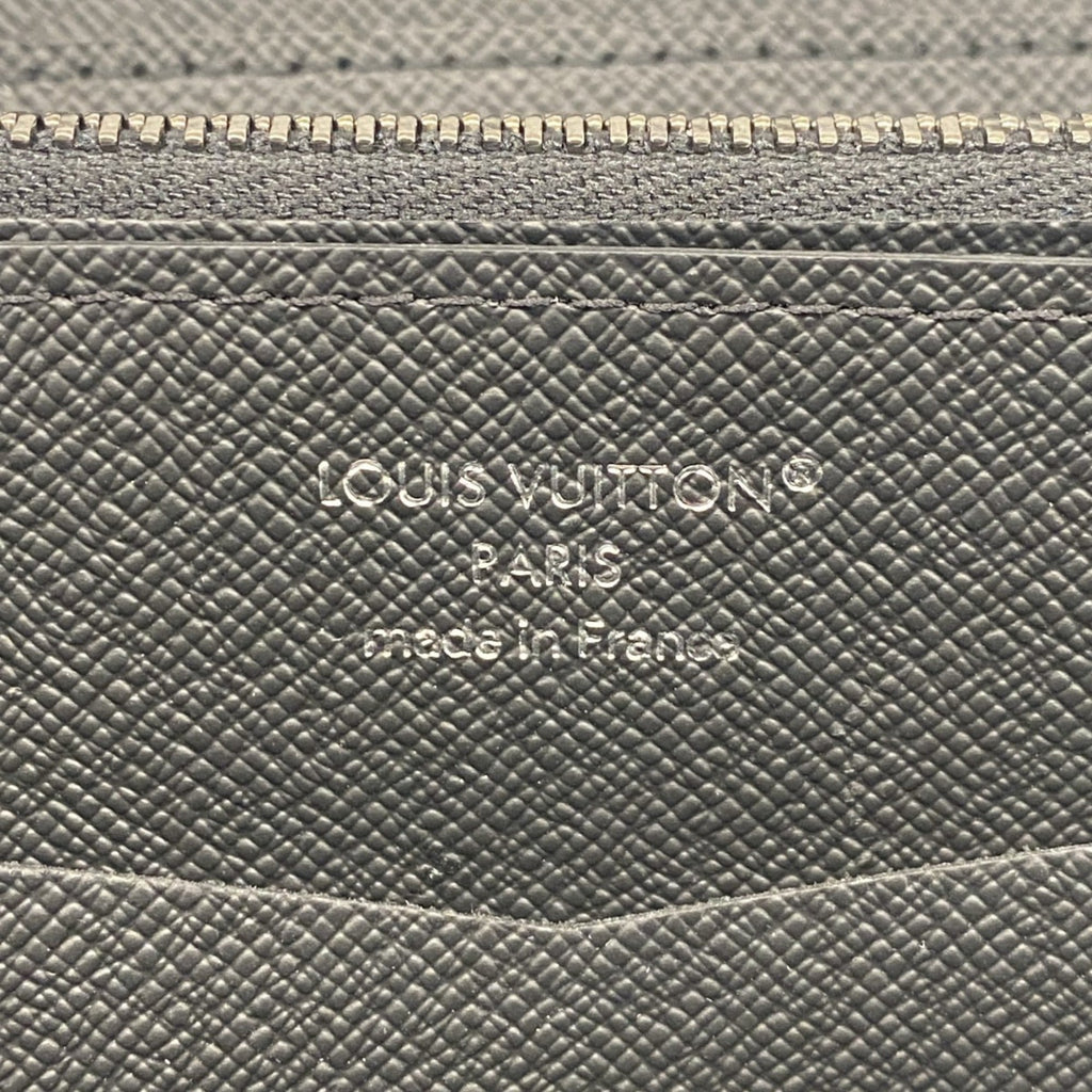 Louis Vuitton Black Long Wallet (Bi-Fold) (Pre-Owned)