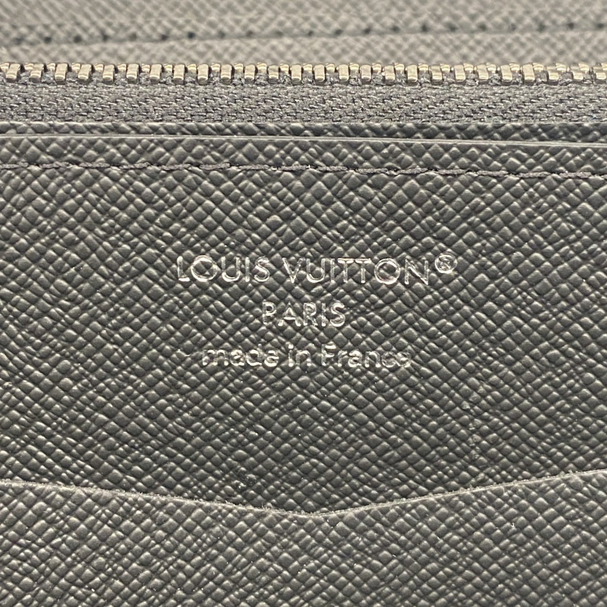 Louis Vuitton Black Long Wallet (Bi-Fold) (Pre-Owned)