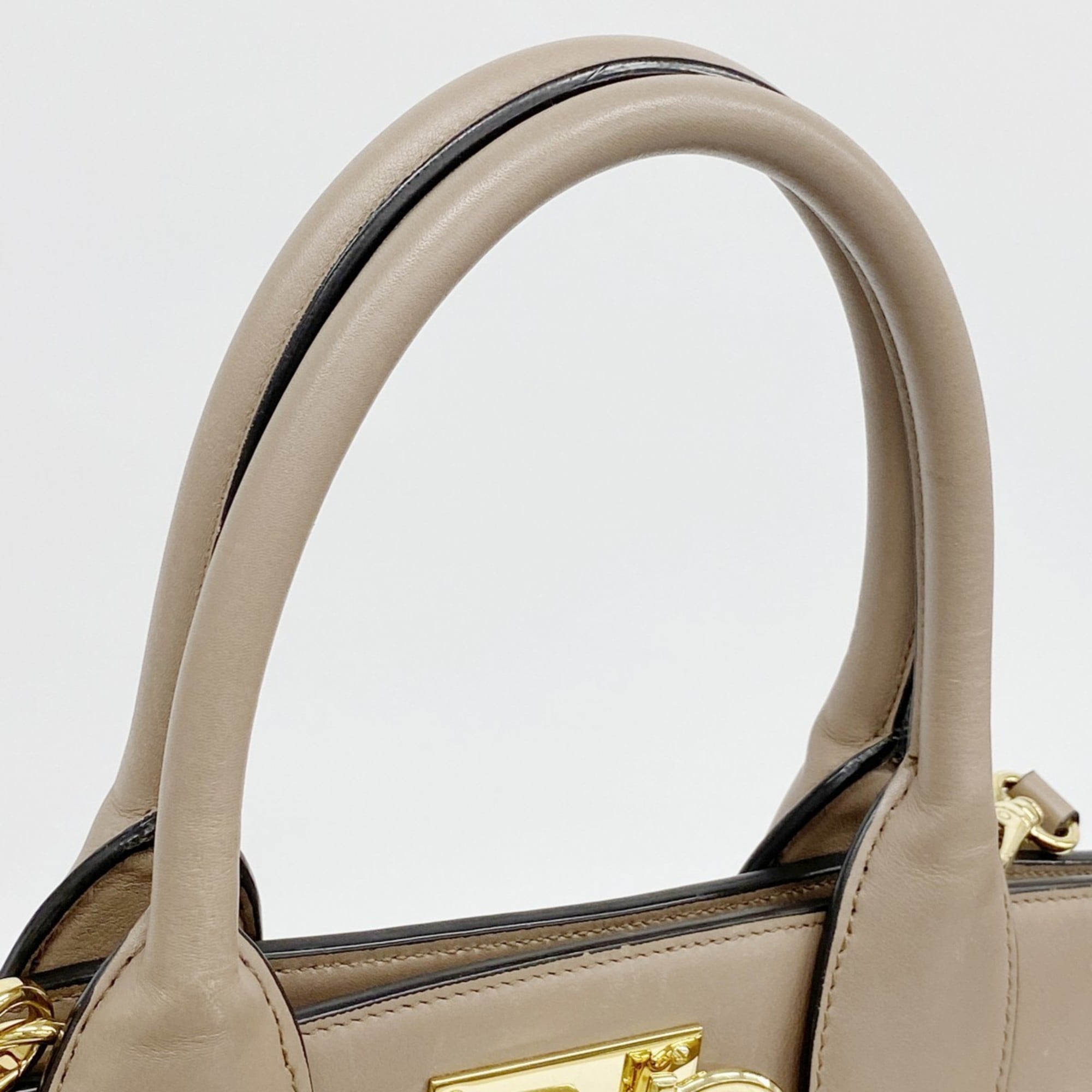 Salvatore Ferragamo Pink Beige Leather Handbag (Pre-Owned)