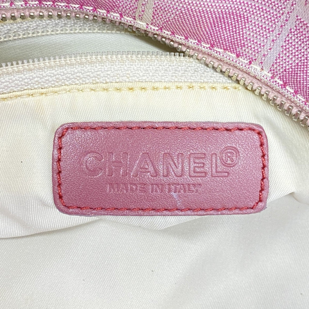 Chanel Pink Nylon Tote Bag (Pre-Owned)