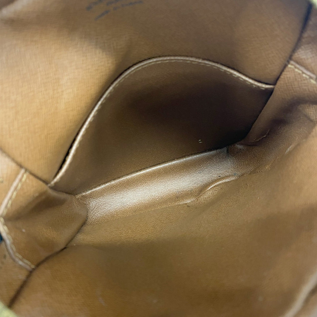 Louis Vuitton Brown Shoulder Bag (Pre-Owned)