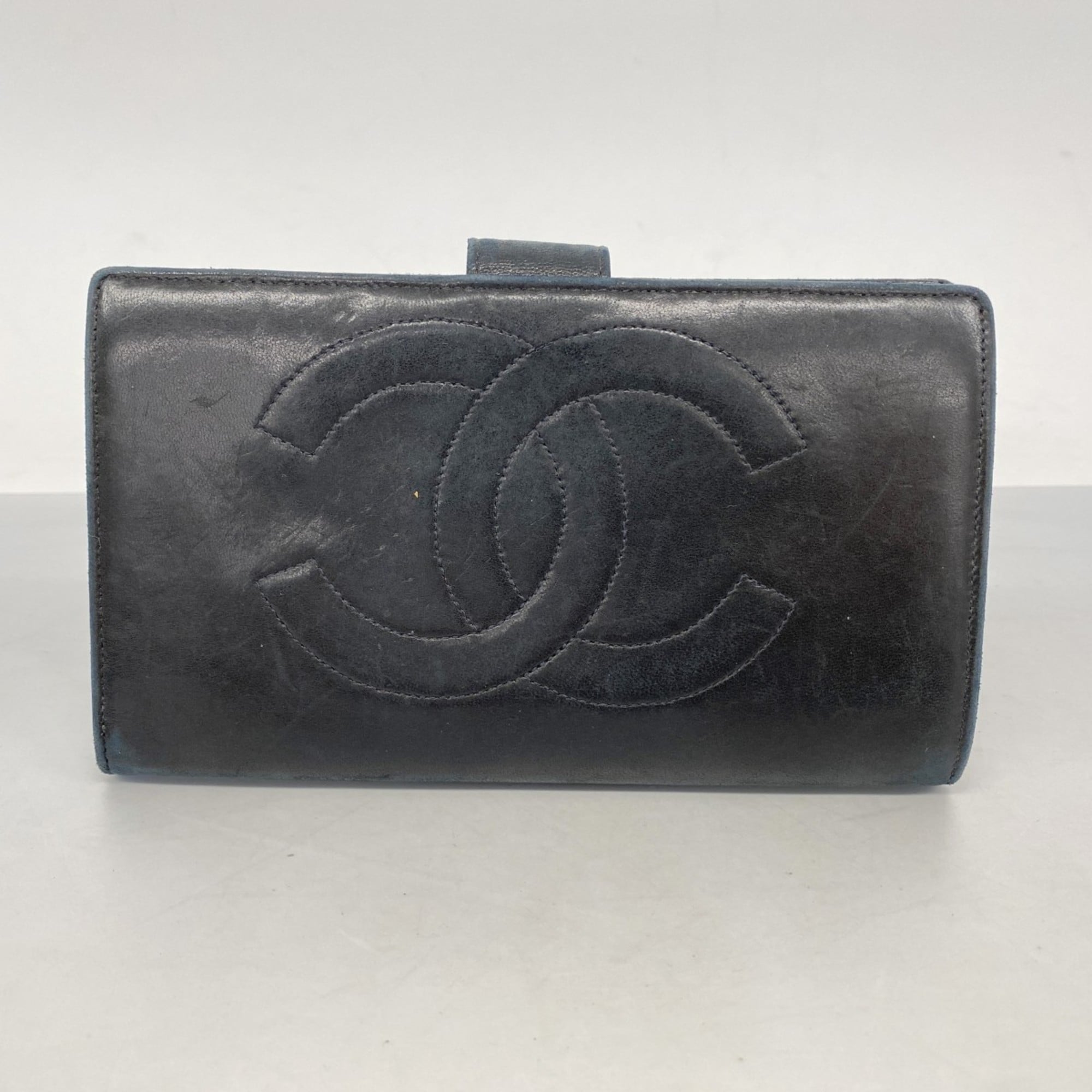 Chanel Black Leather Wallet (Bi-Fold) (Pre-Owned)