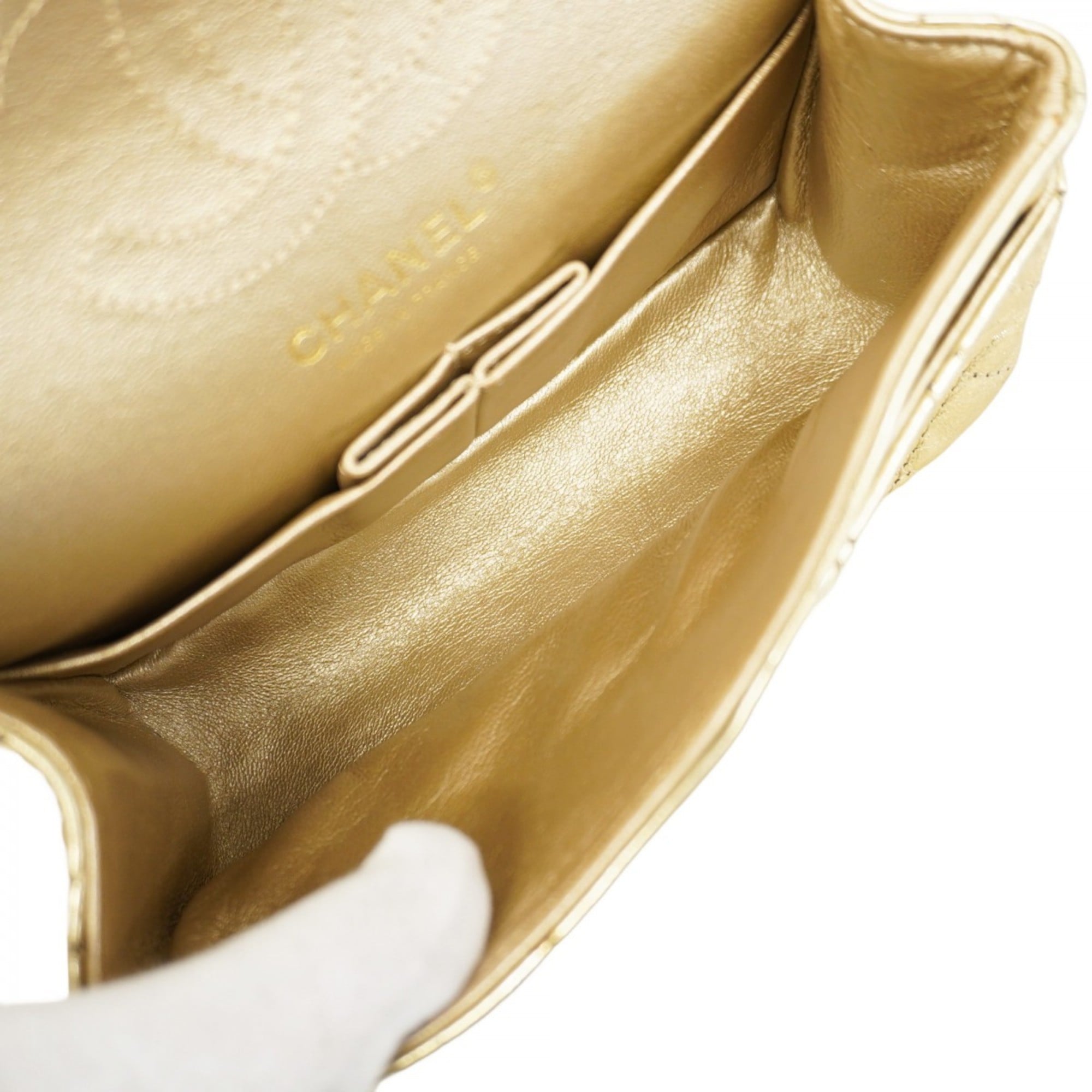 Chanel Gold Leather Shoulder Bag (Pre-Owned)