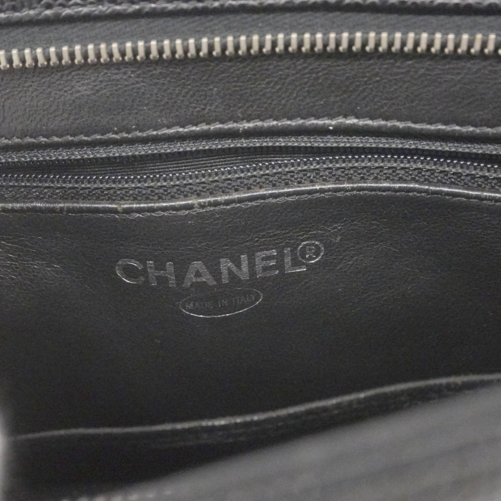 Chanel Black Grained Calfskin Shoulder Bag (Pre-Owned)