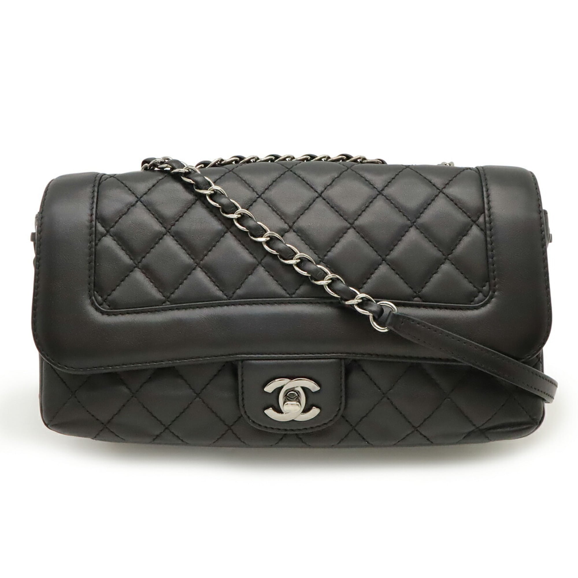 Chanel Black Leather Shoulder Bag (Pre-Owned)