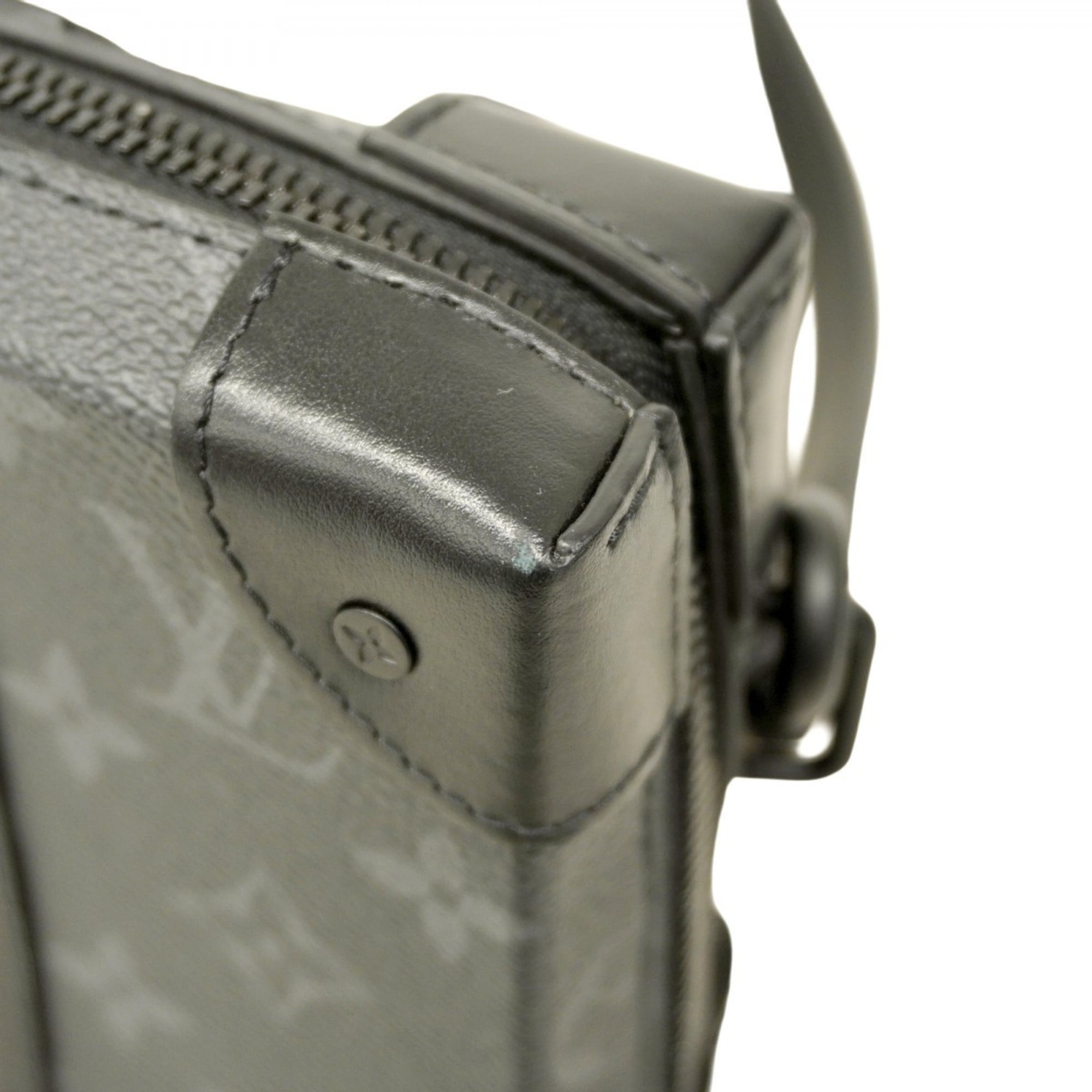 Louis Vuitton Black Shoulder Bag (Pre-Owned)