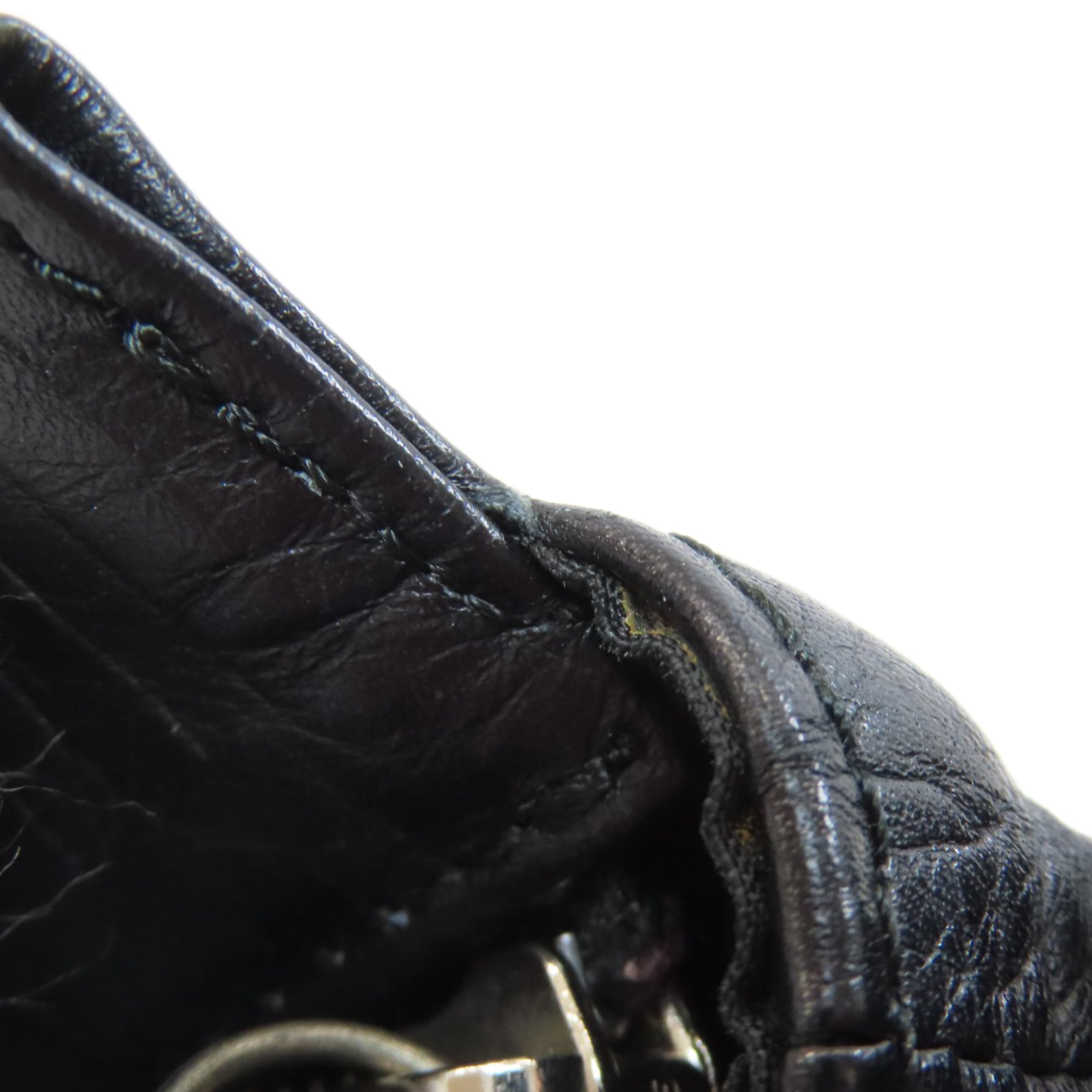 Burberry Black Leather Shoulder Bag (Pre-Owned)