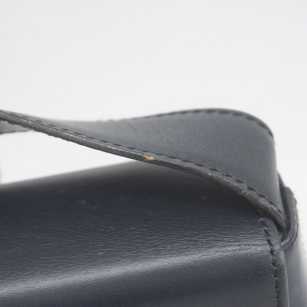 Salvatore Ferragamo Black Leather Shoulder Bag (Pre-Owned)