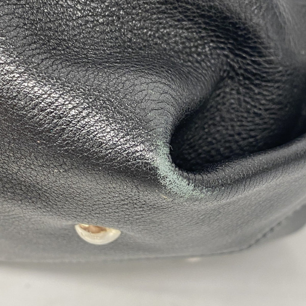 Salvatore Ferragamo Black Leather Handbag (Pre-Owned)
