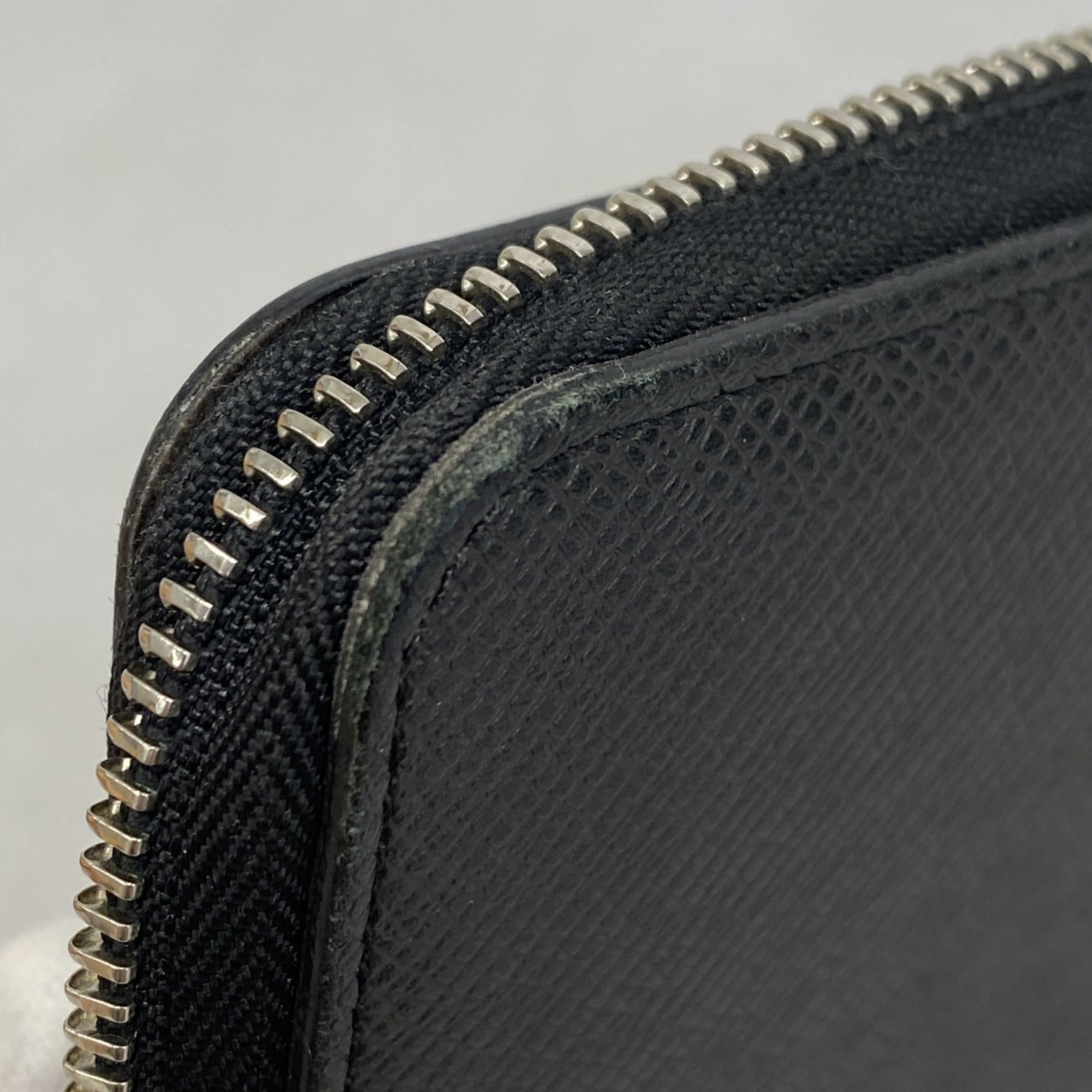 Louis Vuitton Black Long Wallet (Bi-Fold) (Pre-Owned)