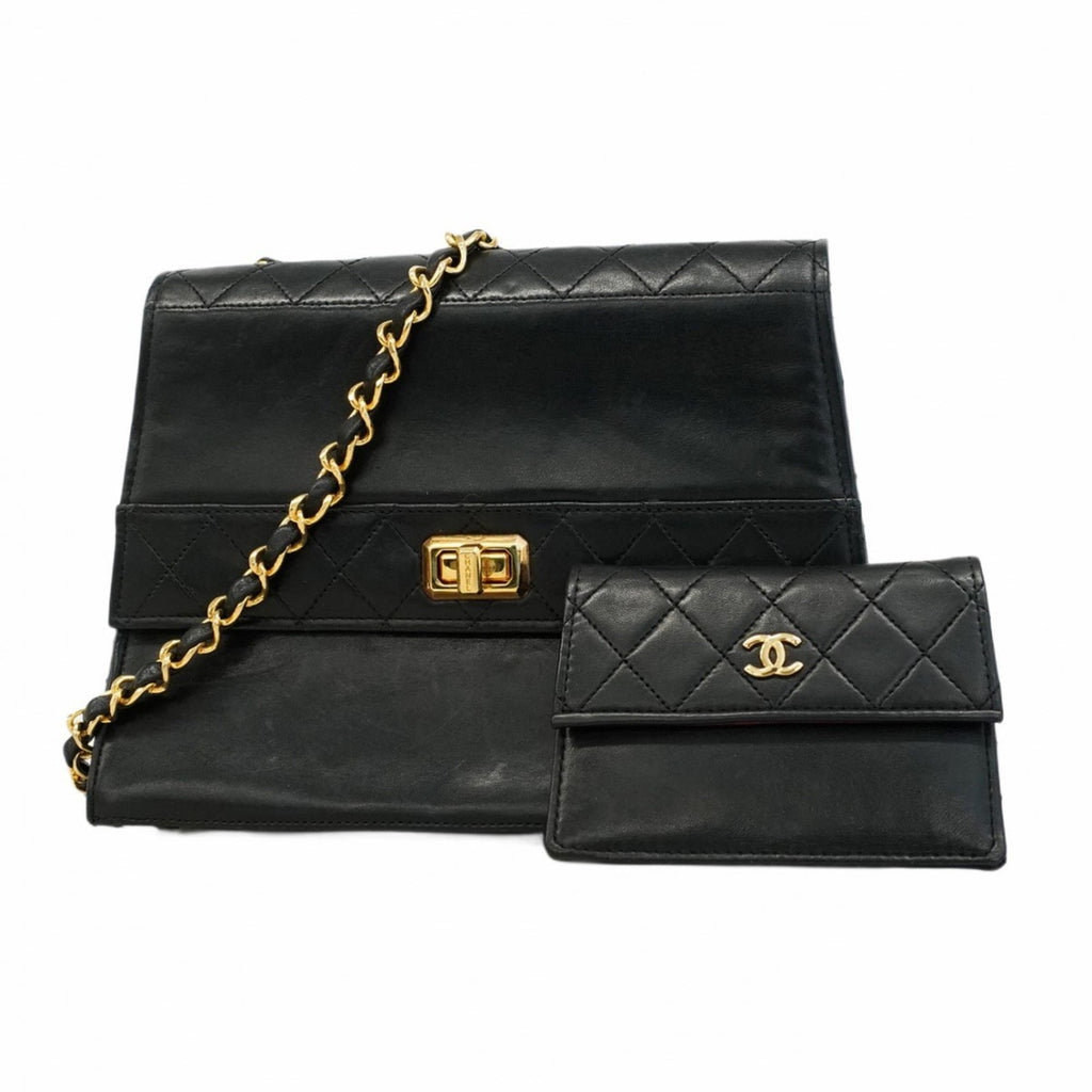 Chanel Black Leather Shoulder Bag (Pre-Owned)