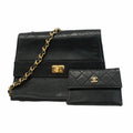 Chanel Black Leather Shoulder Bag (Pre-Owned)