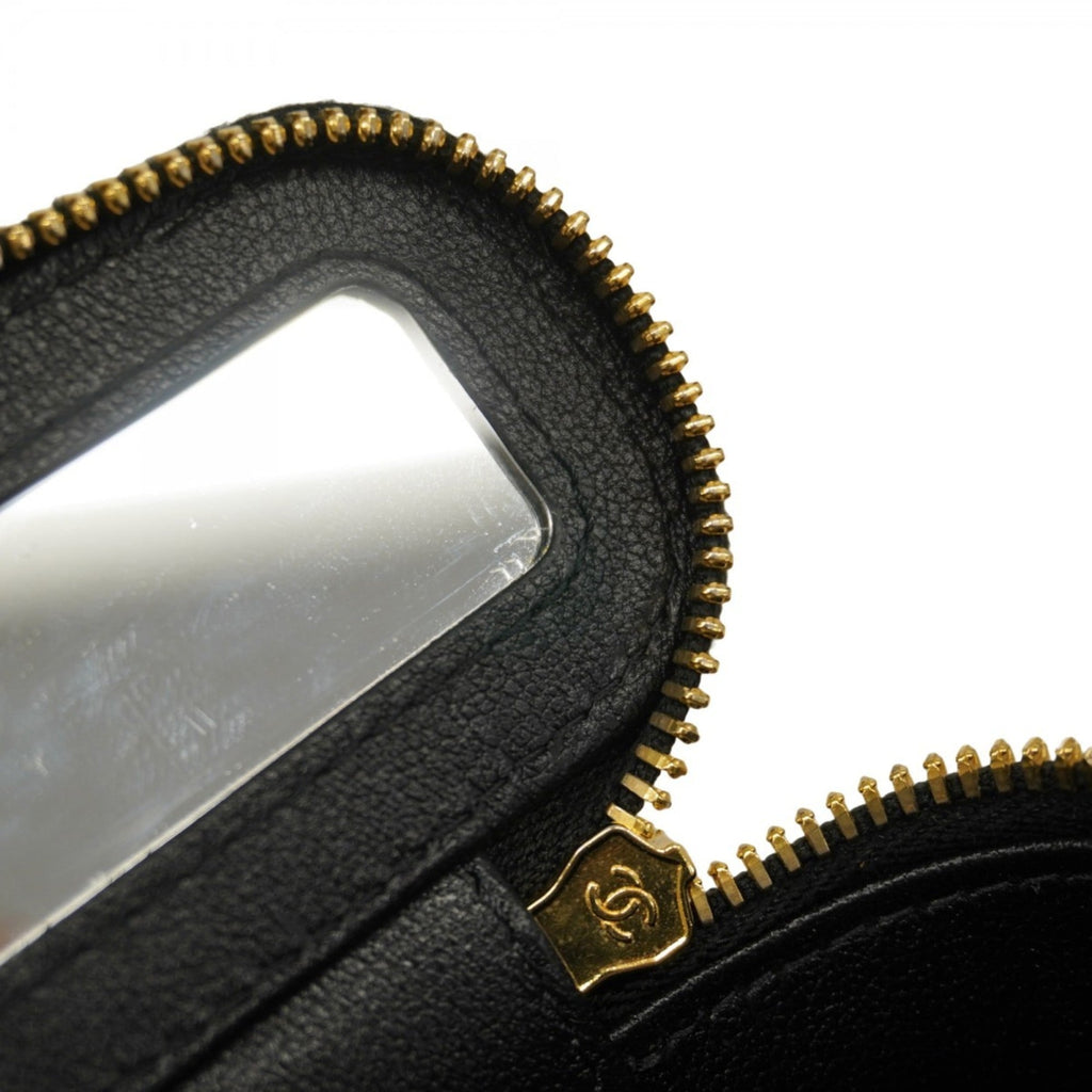 Chanel Black Leather Shoulder Bag (Pre-Owned)