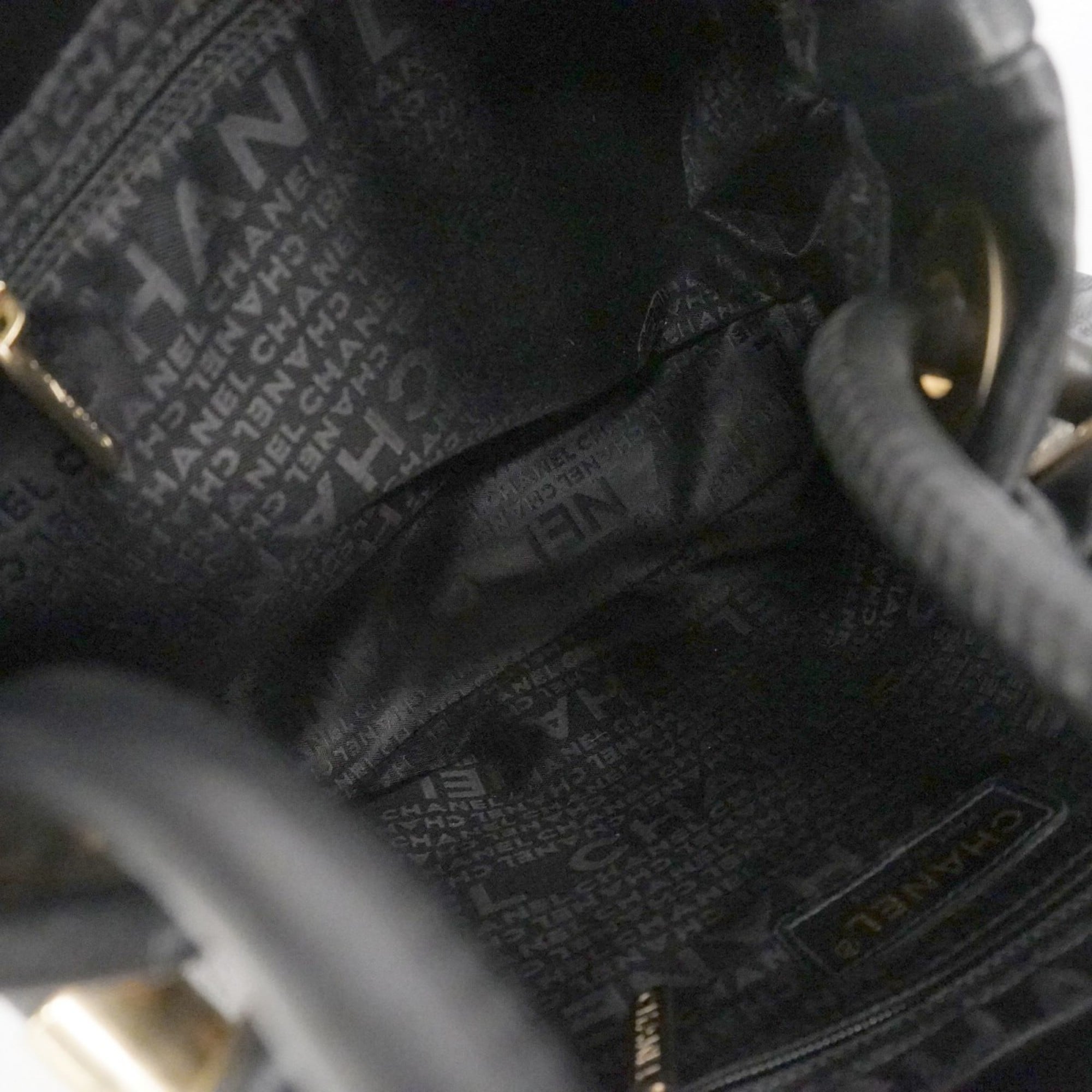 Chanel Black Leather Tote Bag (Pre-Owned)