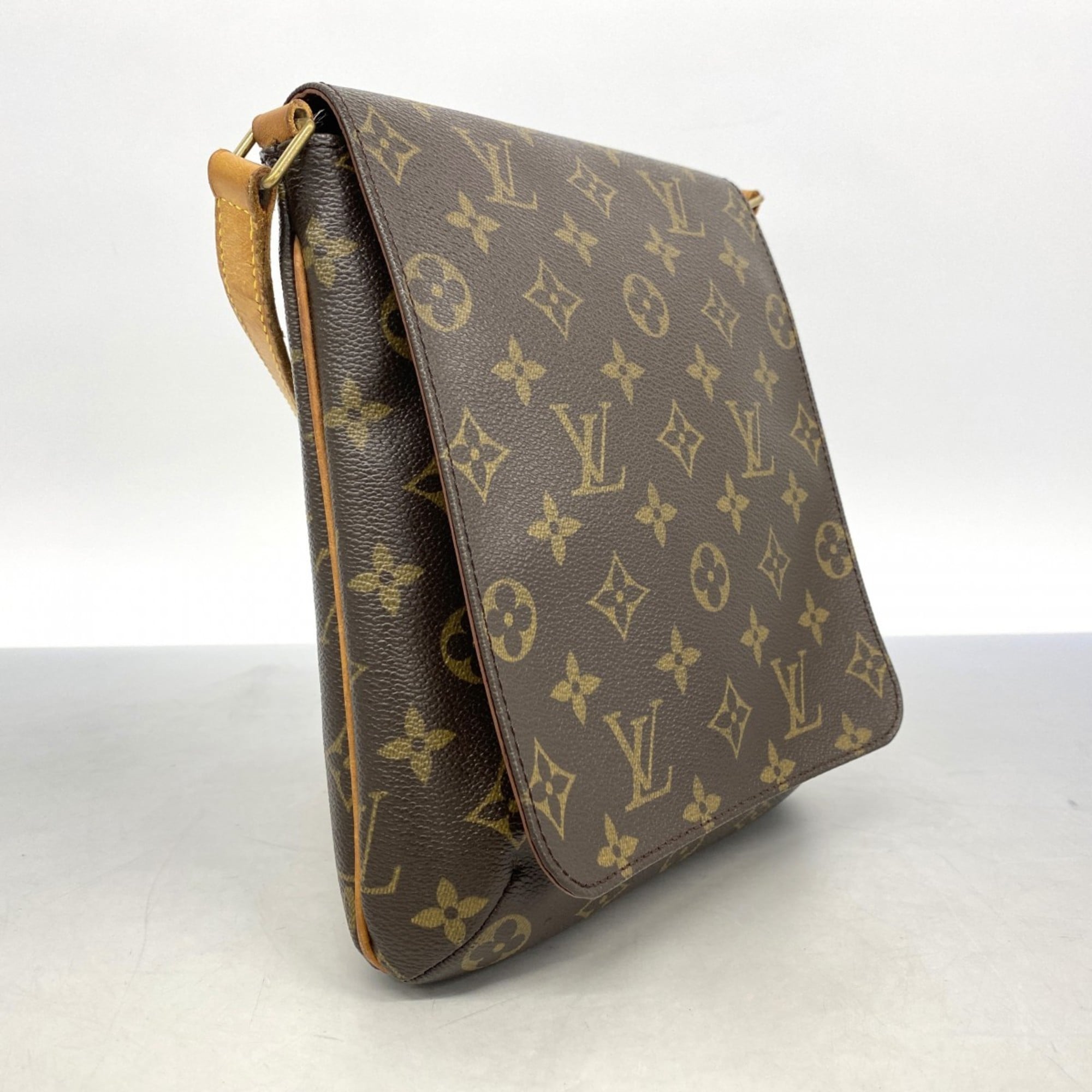 Louis Vuitton Brown Shoulder Bag (Pre-Owned)