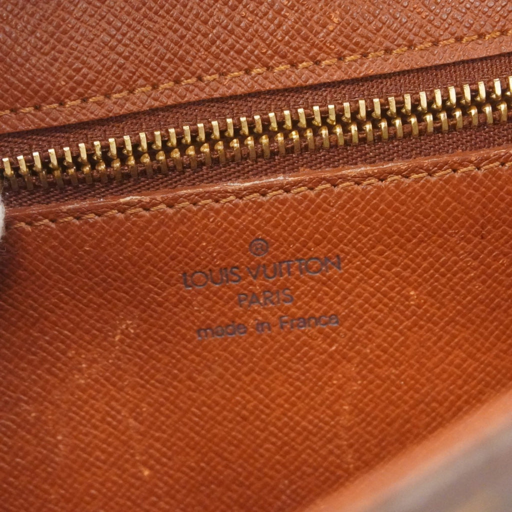 Louis Vuitton Brown Shoulder Bag (Pre-Owned)