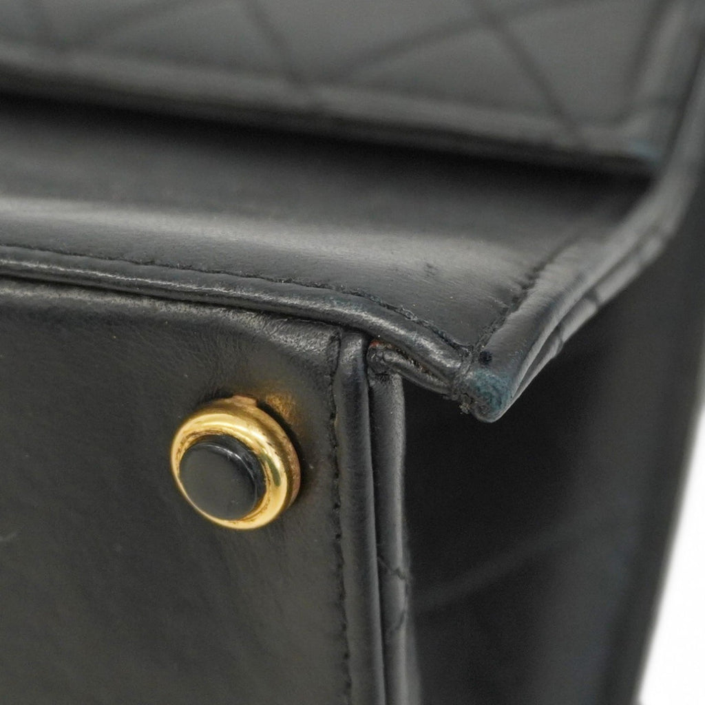 Chanel Black Leather Shoulder Bag (Pre-Owned)