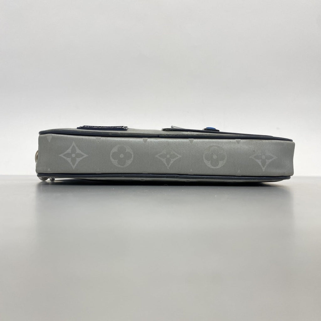 Louis Vuitton Gray Clutch Bag (Pre-Owned)