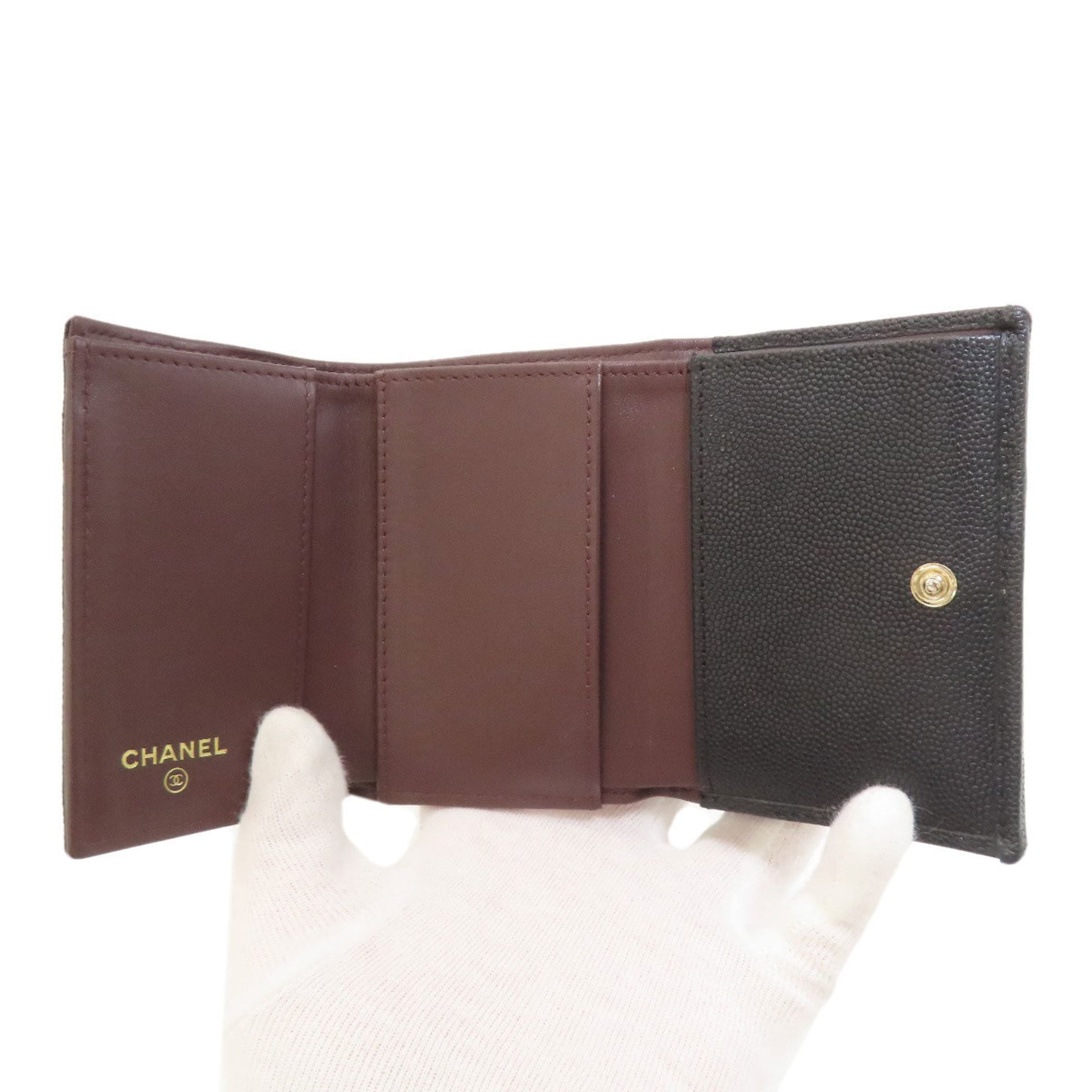 Chanel Black Leather Wallet (Bi-Fold) (Pre-Owned)