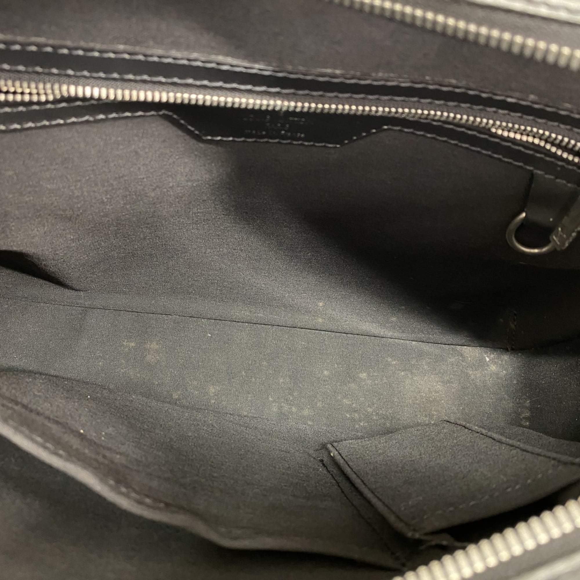 Louis Vuitton Noir Handbag (Pre-Owned)