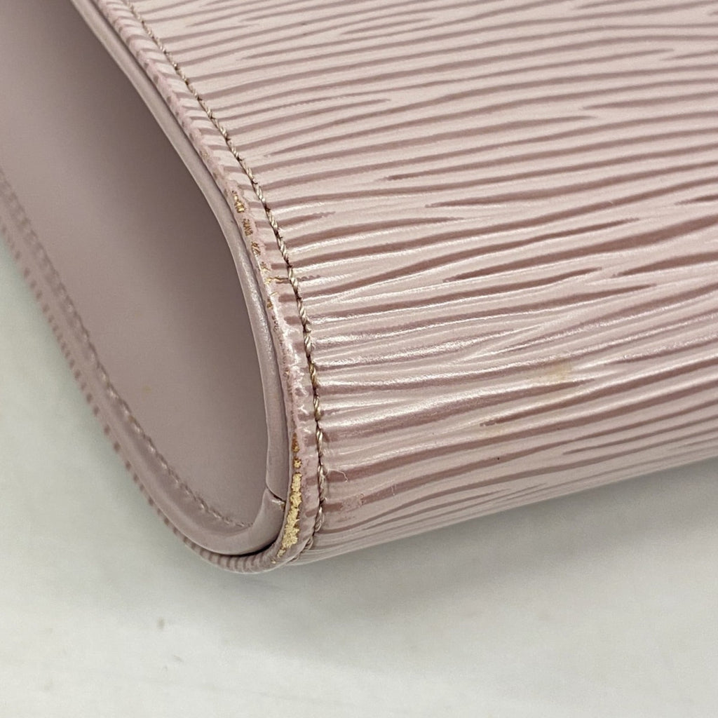 Louis Vuitton Lilac Shoulder Bag (Pre-Owned)