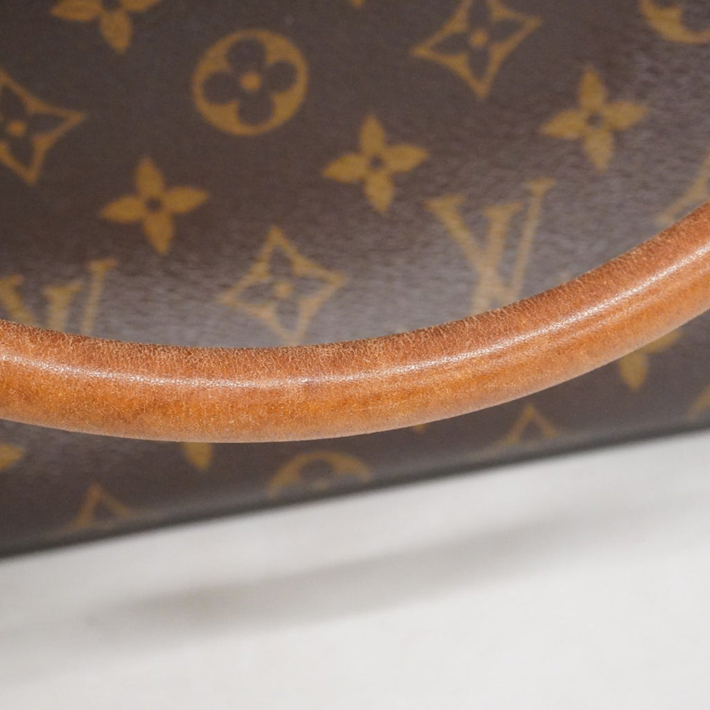 Louis Vuitton Brown Shoulder Bag (Pre-Owned)