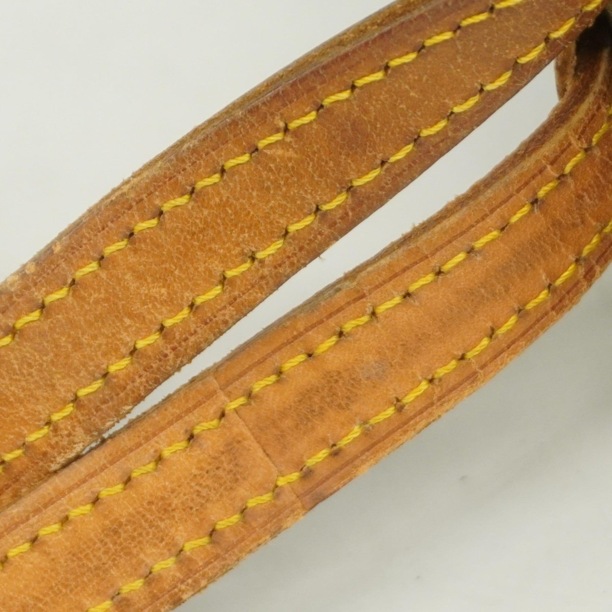 Louis Vuitton Brown Shoulder Bag (Pre-Owned)
