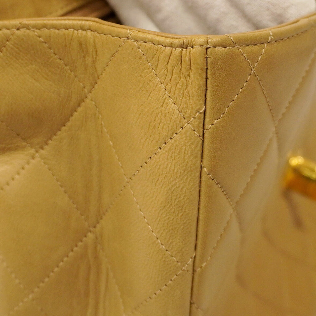 Chanel Beige Leather Shoulder Bag (Pre-Owned)
