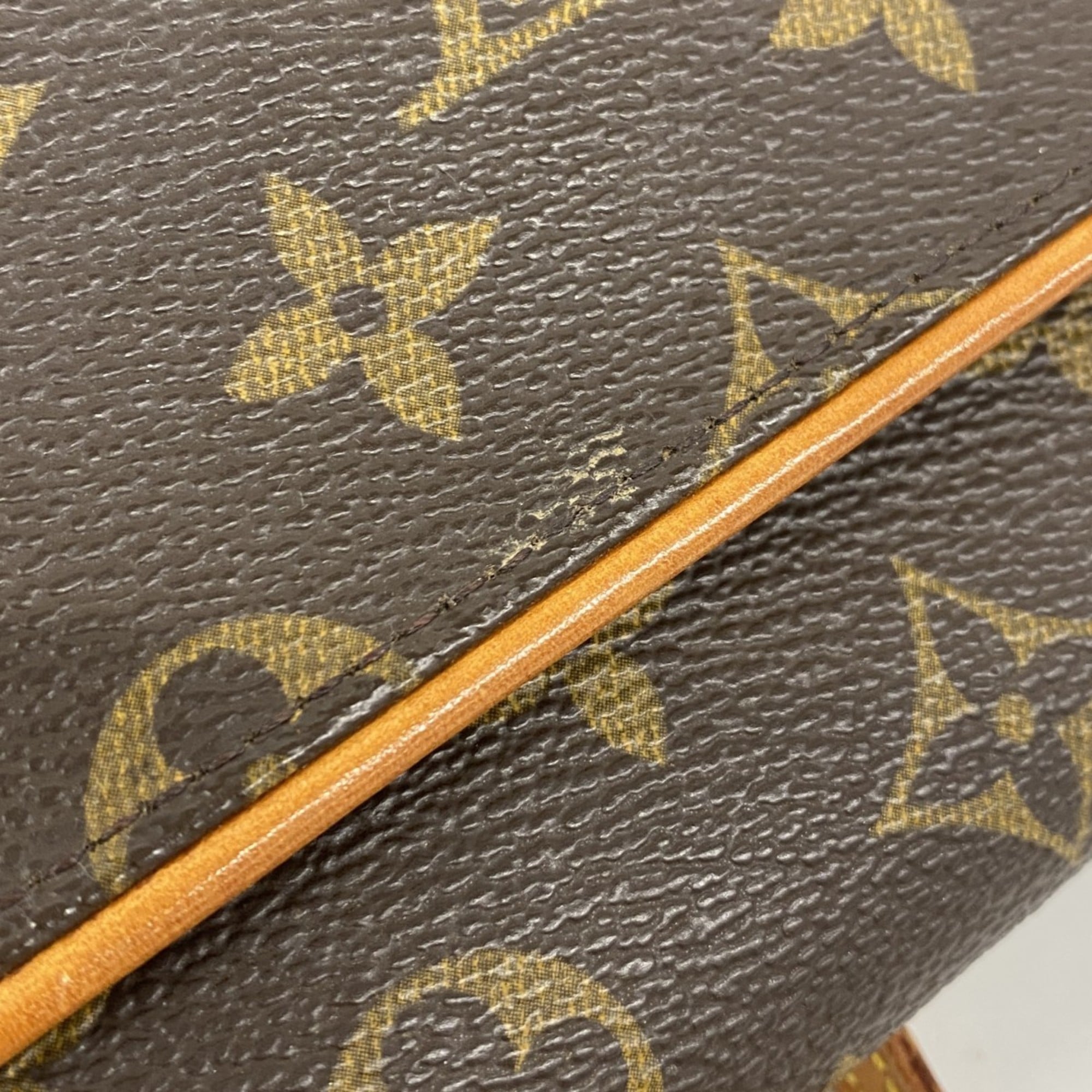 Louis Vuitton Brown Shoulder Bag (Pre-Owned)